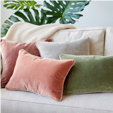 Throws & Pillows