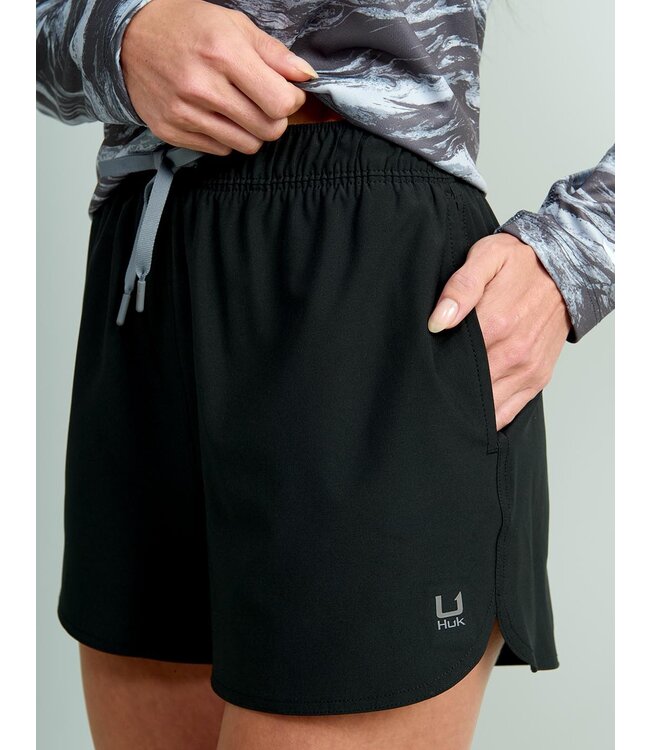 Pursuit Volley Women's Shorts
