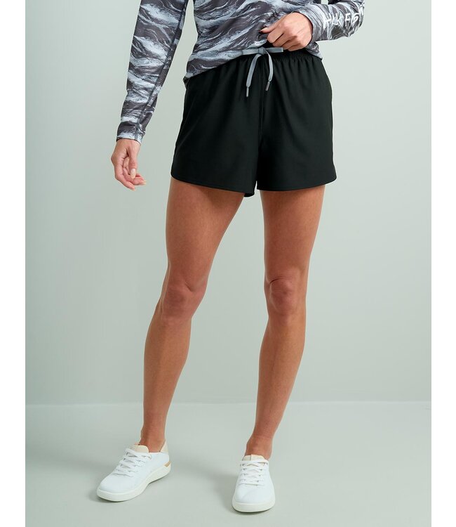 Pursuit Volley Women's Shorts