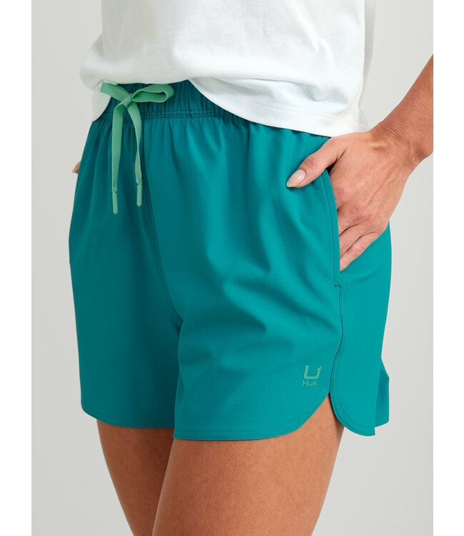 Pursuit Volley Women's Shorts