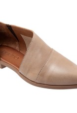 - Taupe Leather Flat Pointed Shoe