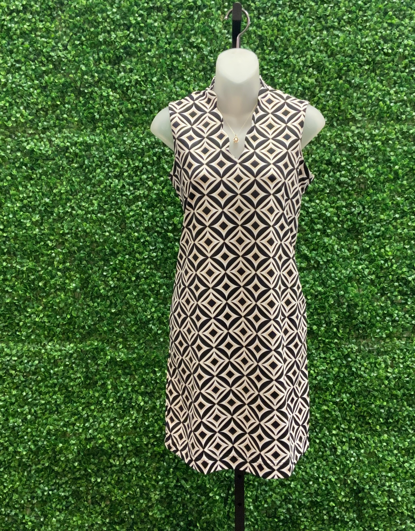 Lulu B Gold/Black Square Print Scalloped V-Neckline Sleeveless Dress