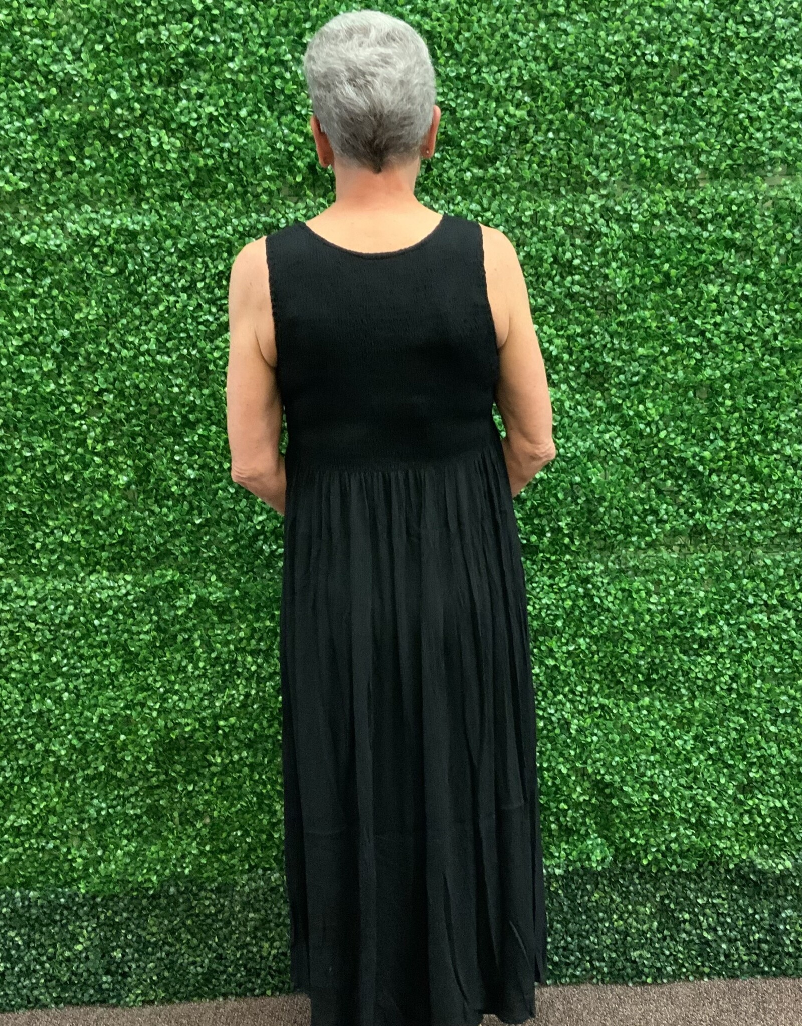 Black Shirred Round Neck Empire Waist Sleeveless Maxi Dress