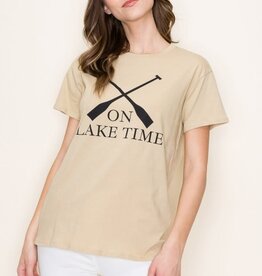 - Sand Round Neck S/S On The Lake Graphic Tee