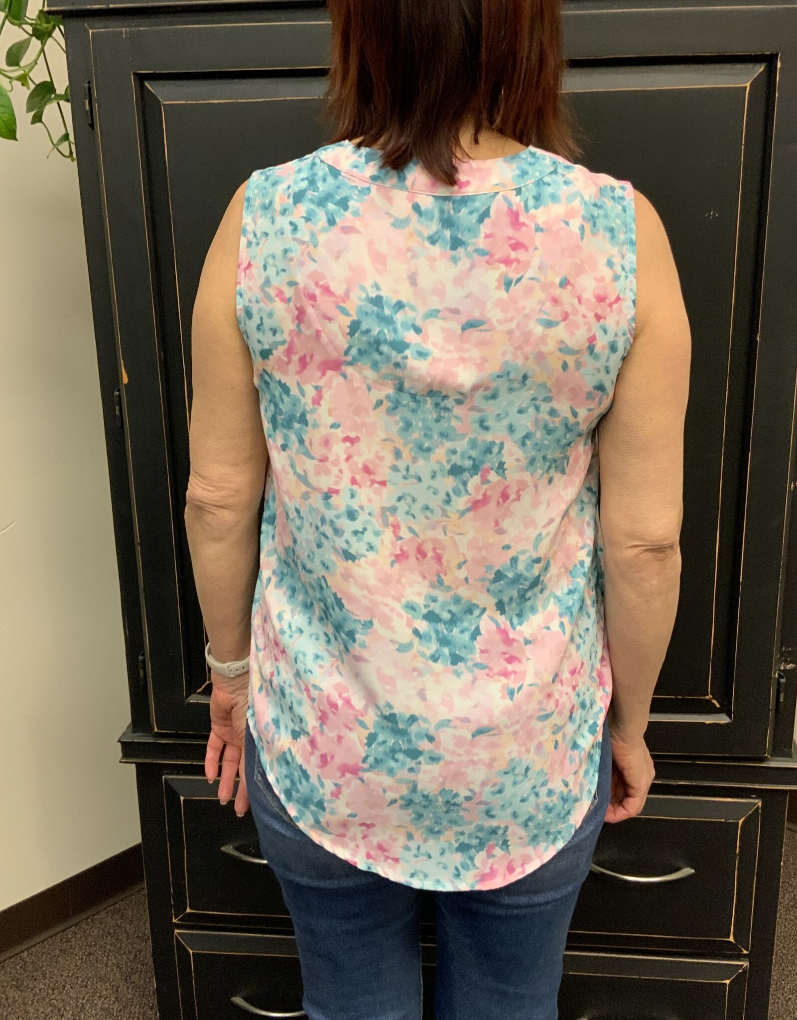 - Pink/Teal Watercolor Print Pleated V-Neck Sleeveless Top