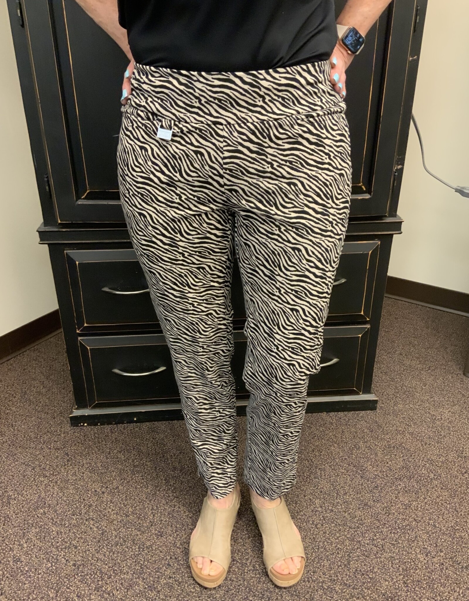 Lulu B Black/Taupe Zebra Print Pull-On Pant w/Front Pockets