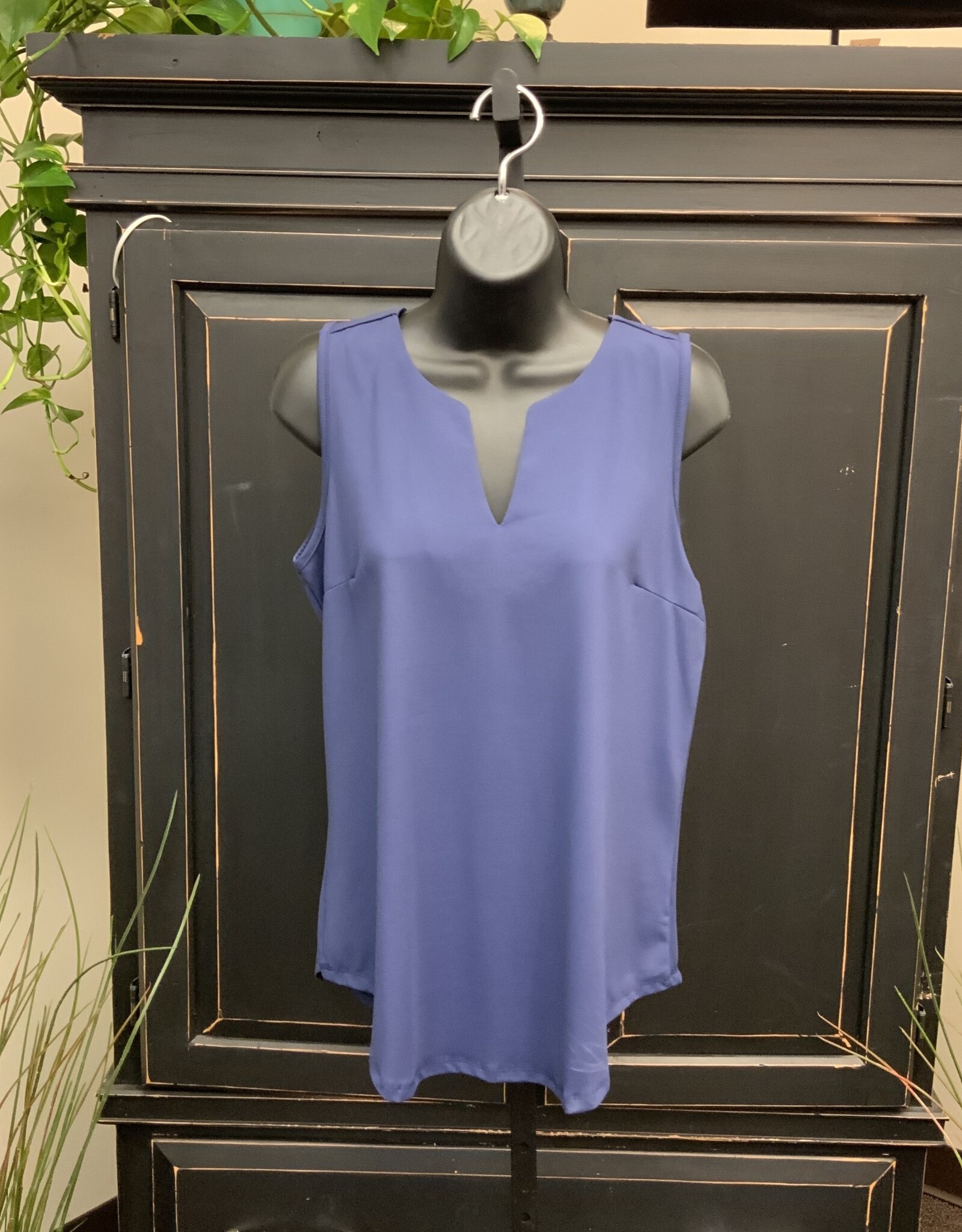 Lulu B Navy Sleeveless Key Hole Top