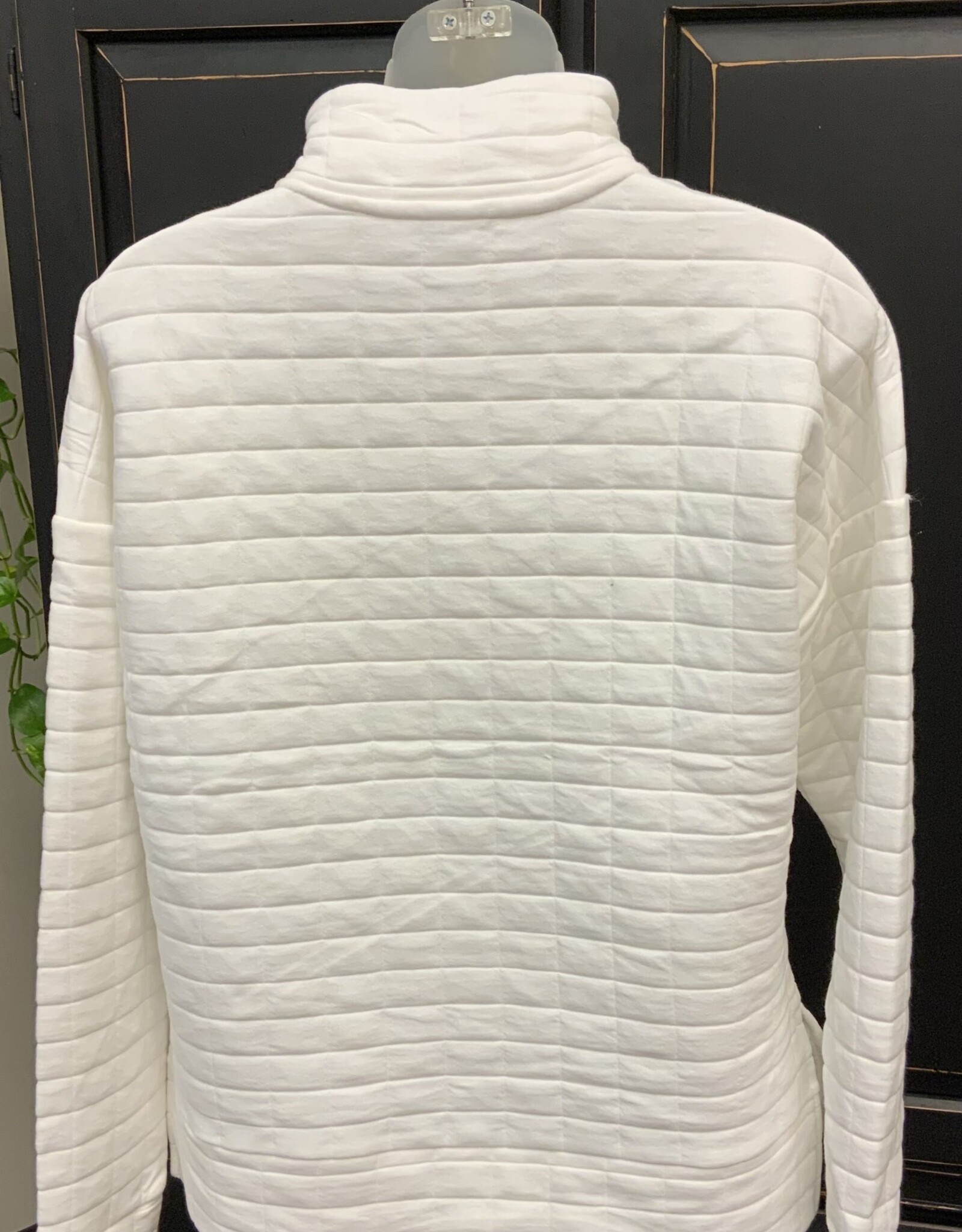 Beachtime Beachtime White Quilted  1/4 Zip Mock Neck Long Sleeve Top AC