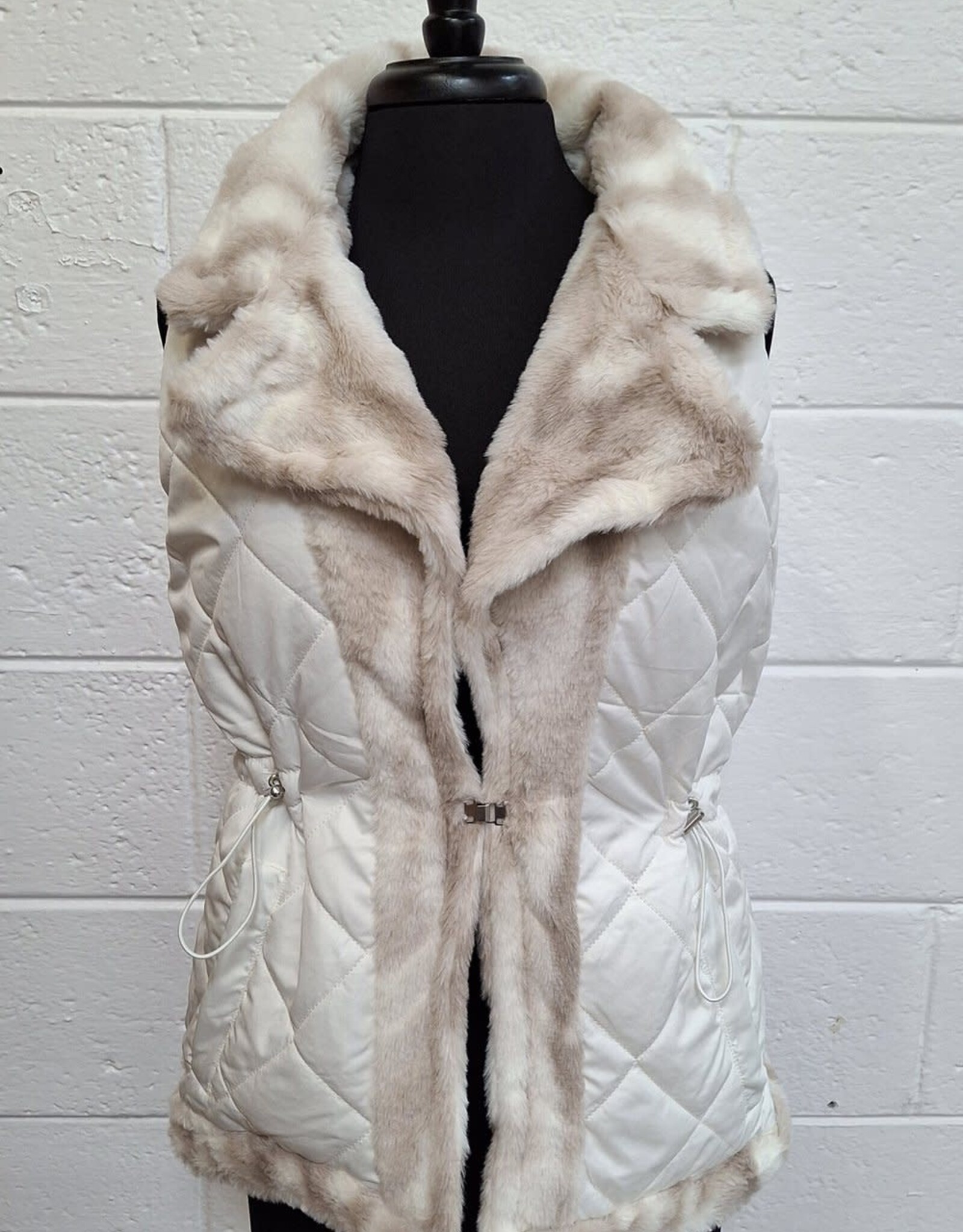 Keren Hart Keren Hart White/Sand REVERSIBLE Quilted/Faux Fur Vest  LS