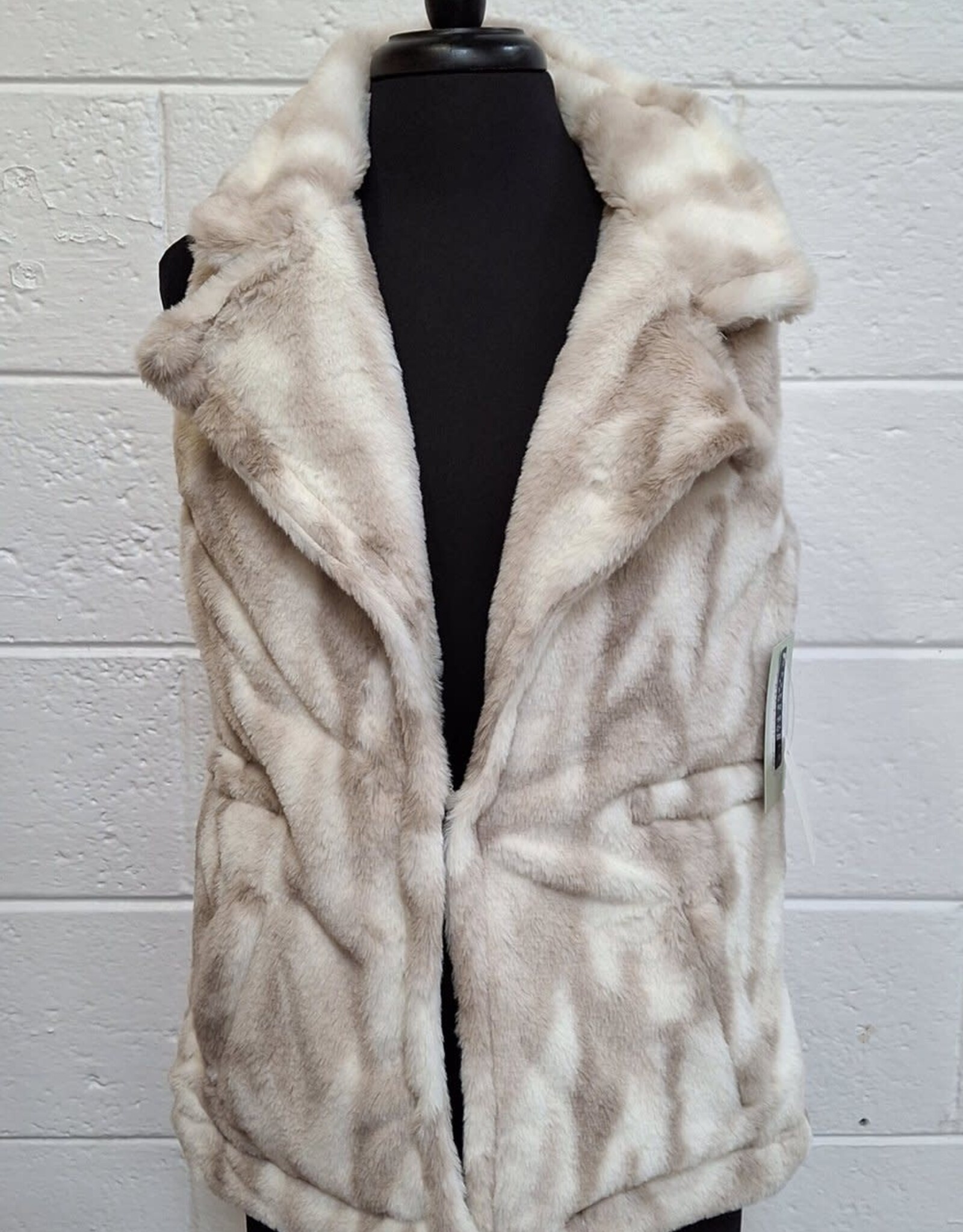 Keren Hart Keren Hart White/Sand REVERSIBLE Quilted/Faux Fur Vest  LS