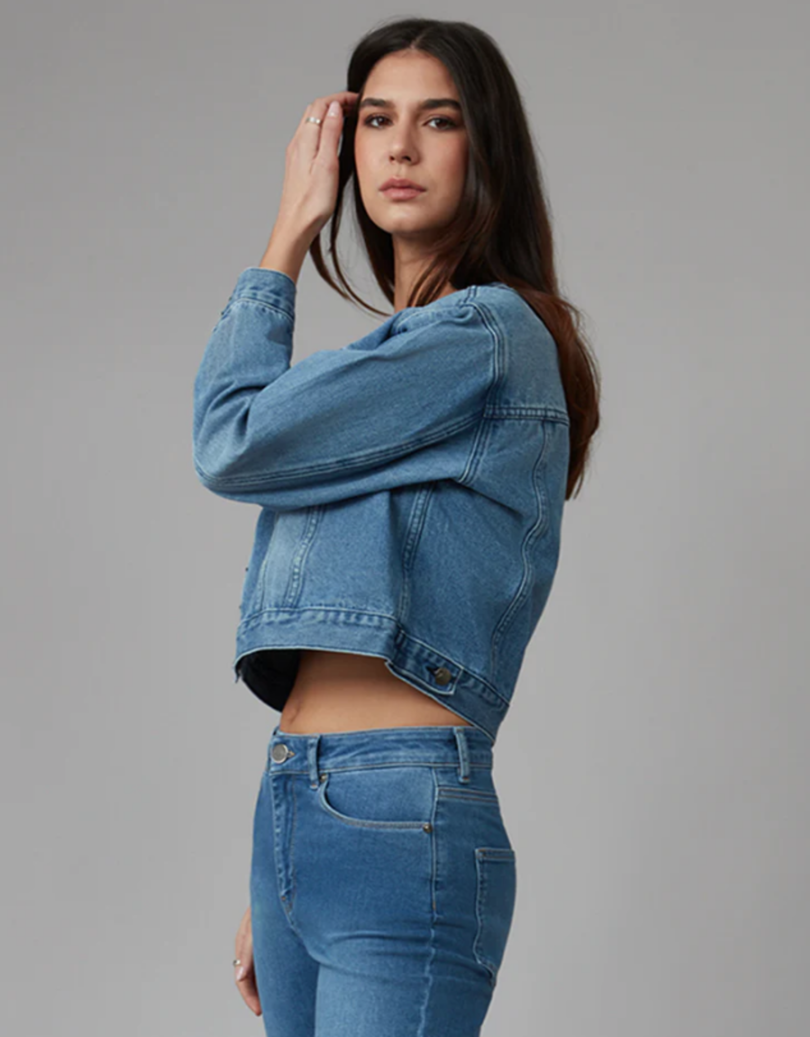 Lola Jeans Lola Jeans Aurora Med Wash V-Neck Button-Up Cropped Denim Jacket KH