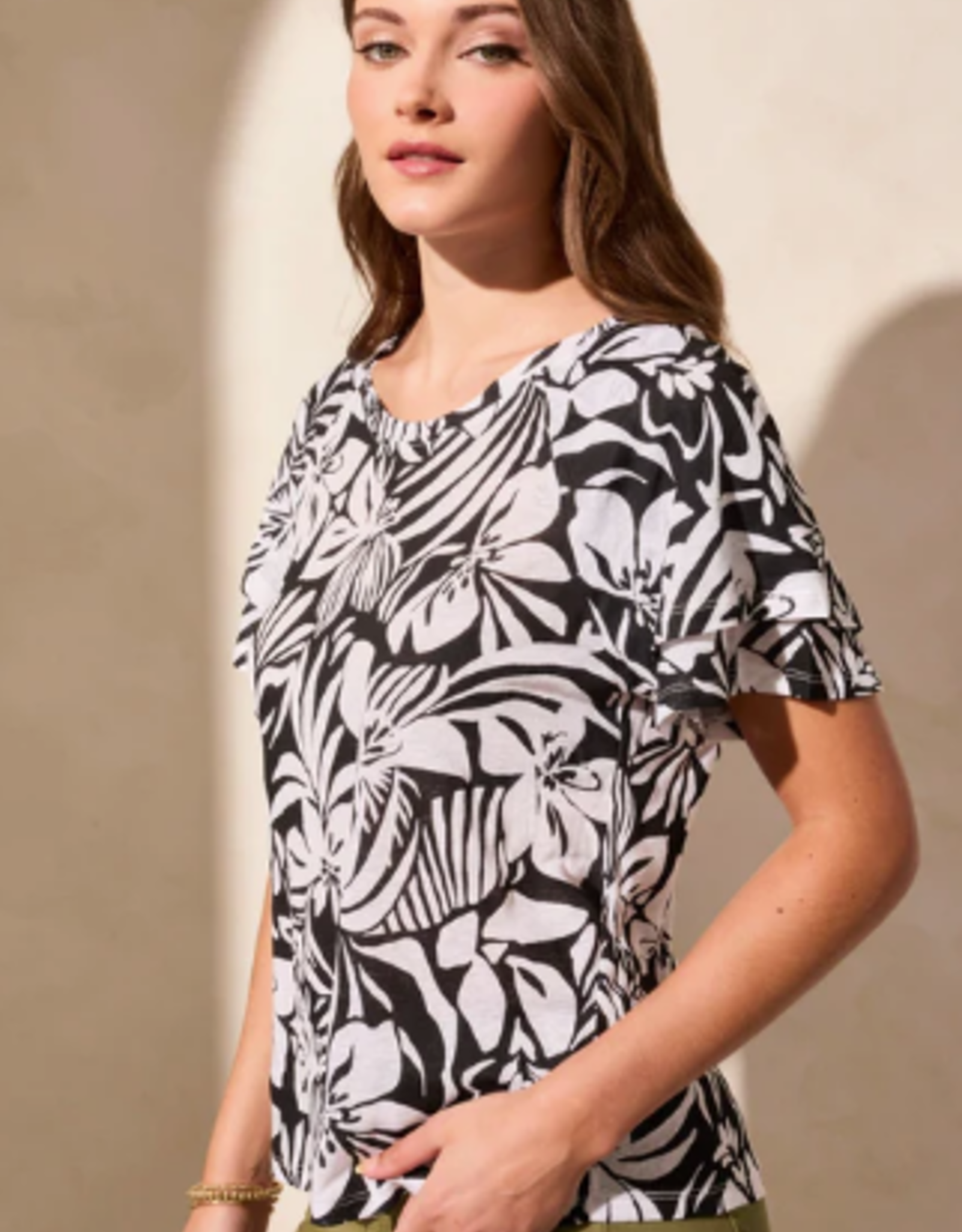 Tribal Tribal Blk/Wht Floral Print Round Neck Short Sleeve Top LK