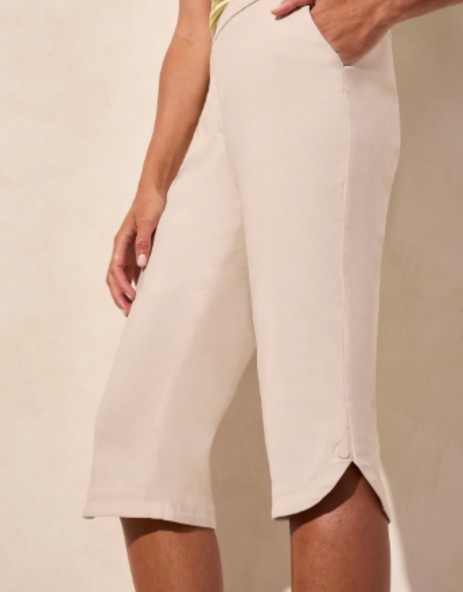 Tribal Tribal French Oak Flatten It Pull on Capri W/ Zip Pockets LR