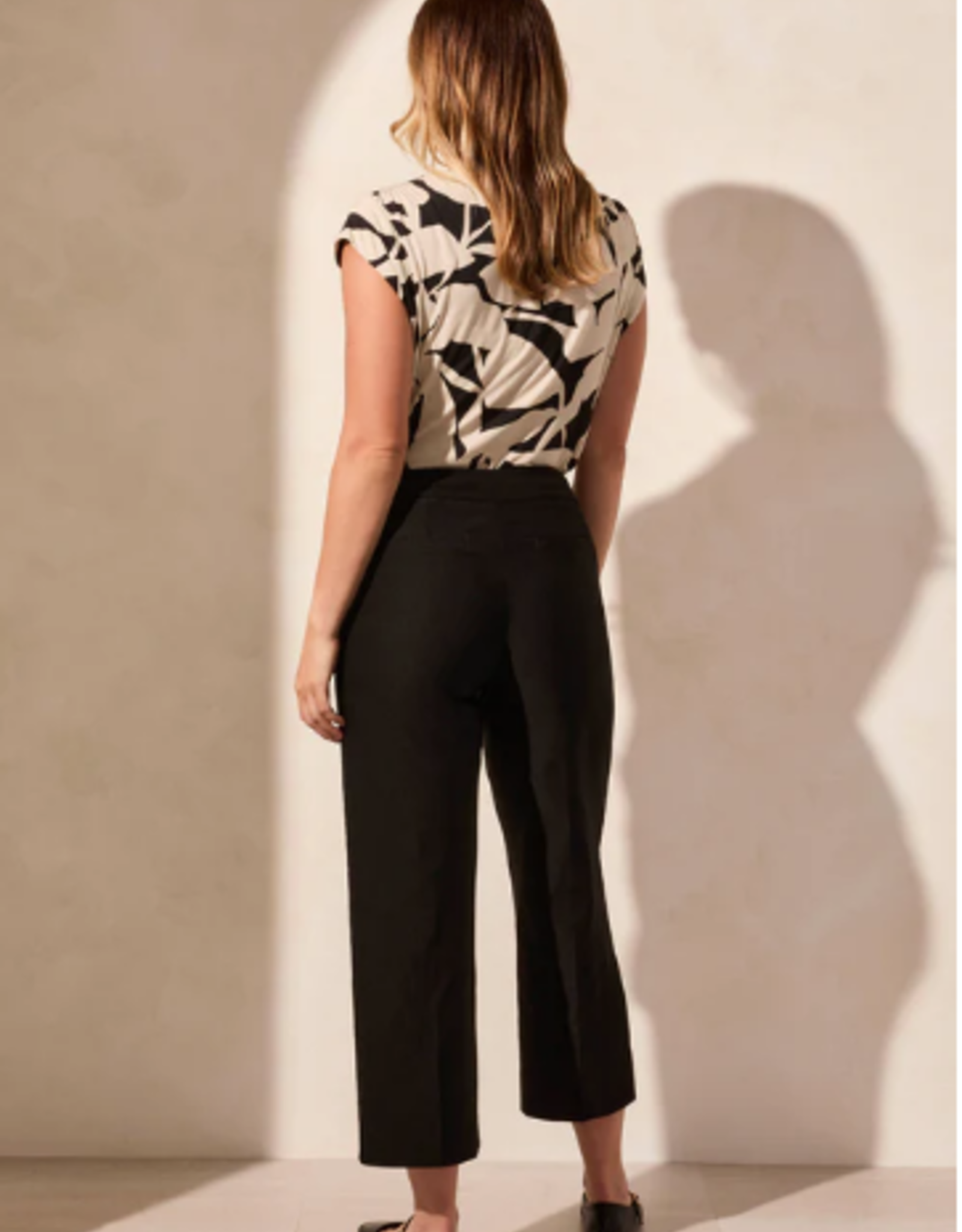 Tribal Tribal Black Flatten It Pull on Capri w Pockets LR