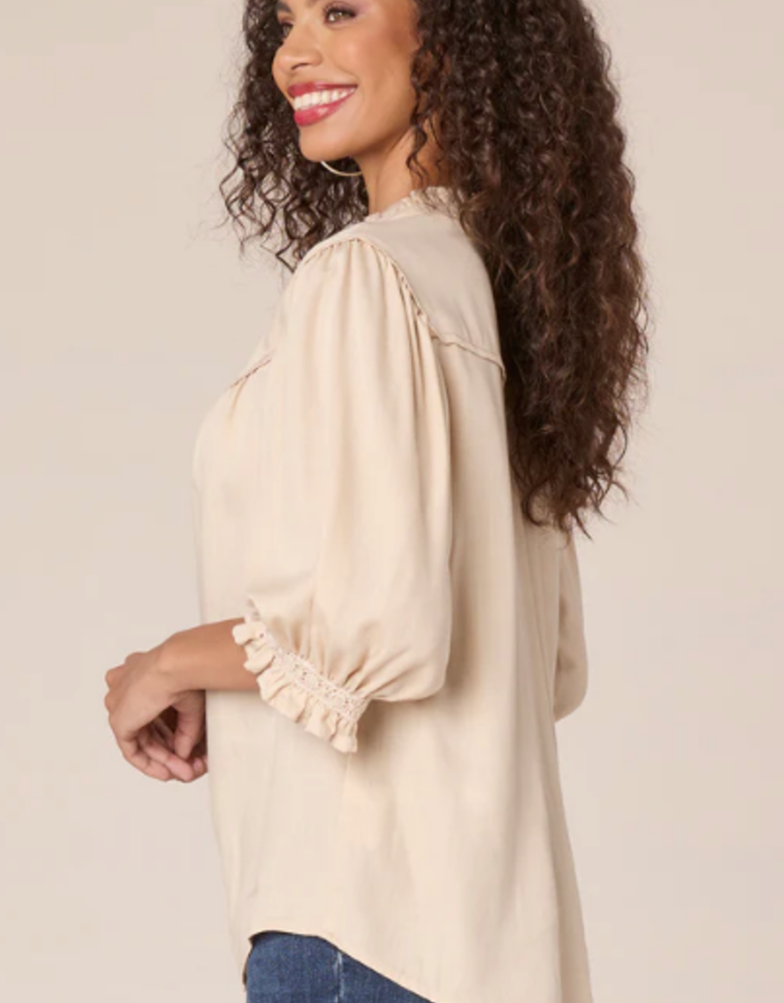 Democracy Democracy Khaki V Neck Ruffle Detail S/S Top AL