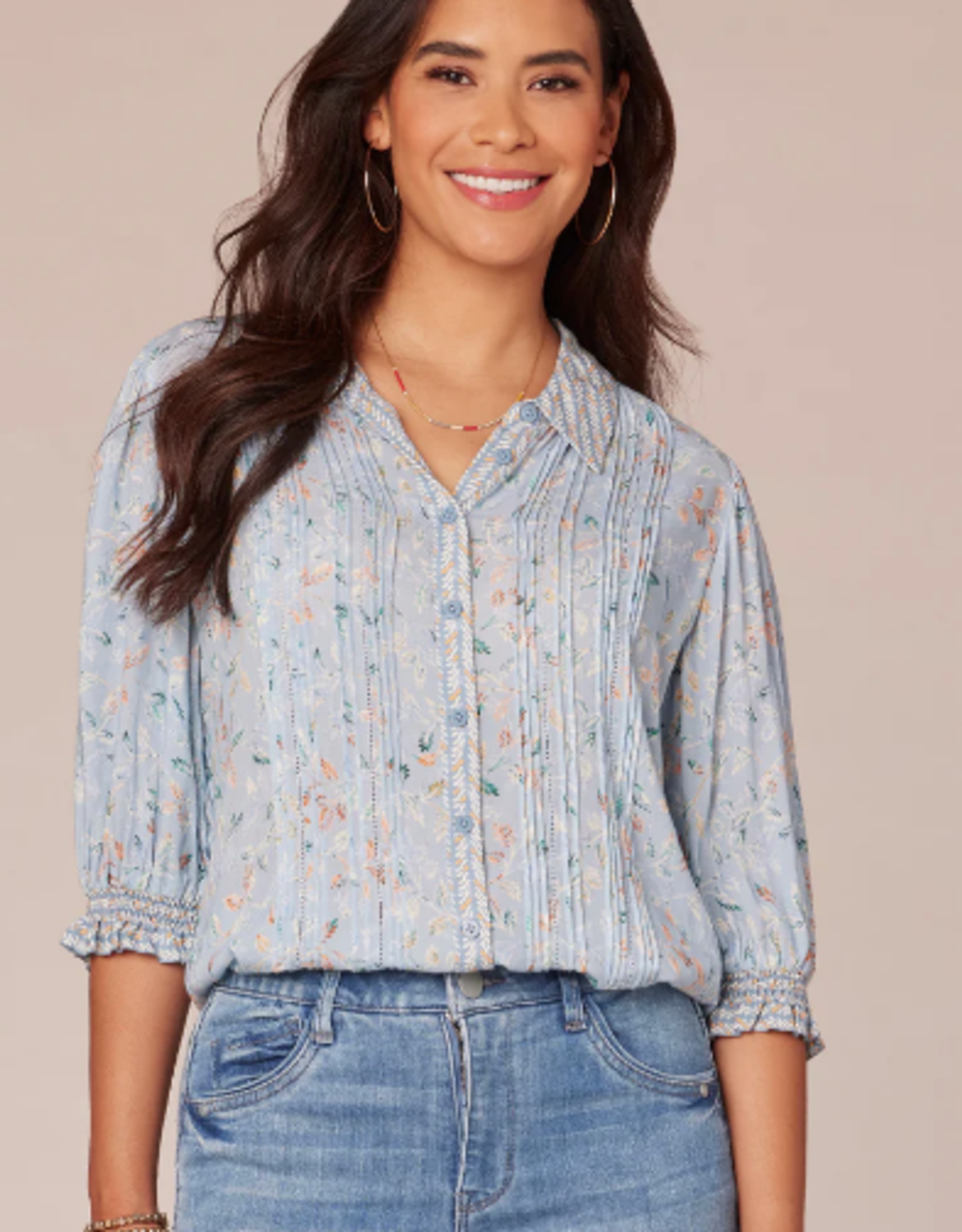 Democracy Democracy Cinched Sleeve Pintuck Picot Button Front Printed Petite Top