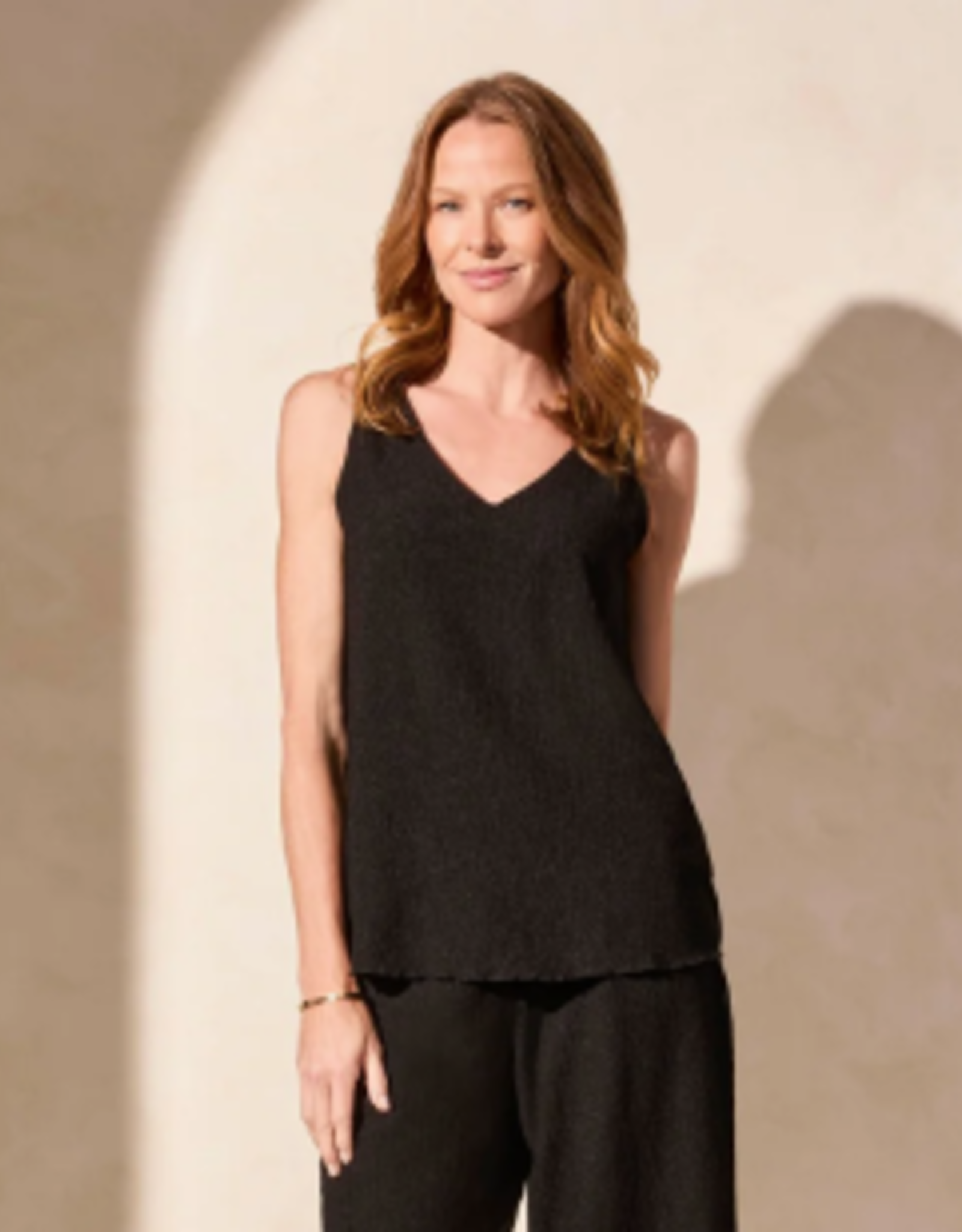 Tribal Tribal Black Textured V-Neck Sleeveless Top