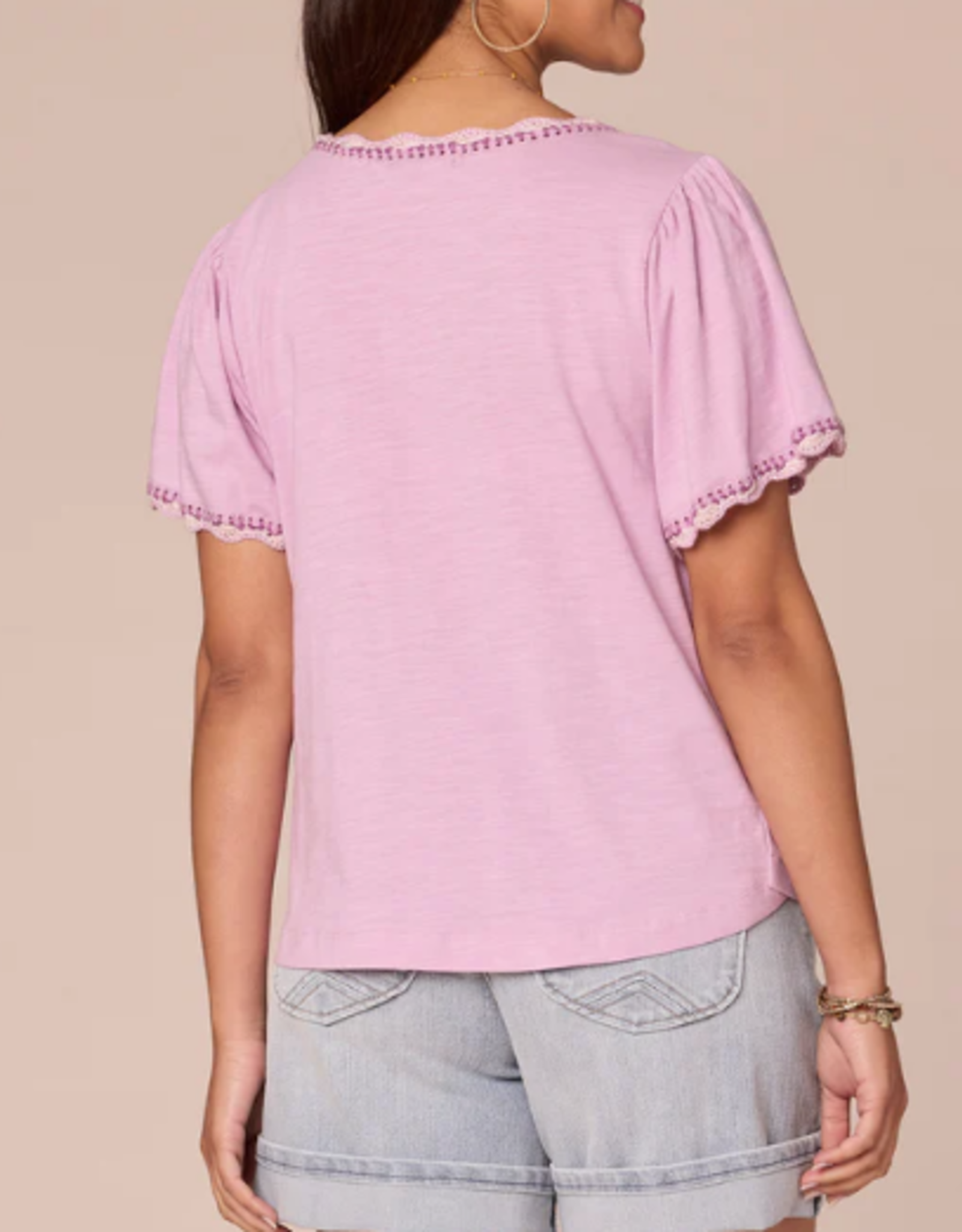 Democracy Democracy Short Bell Sleeve Scallop Crochet Edge Split V-Neck Petite Knit Top LH