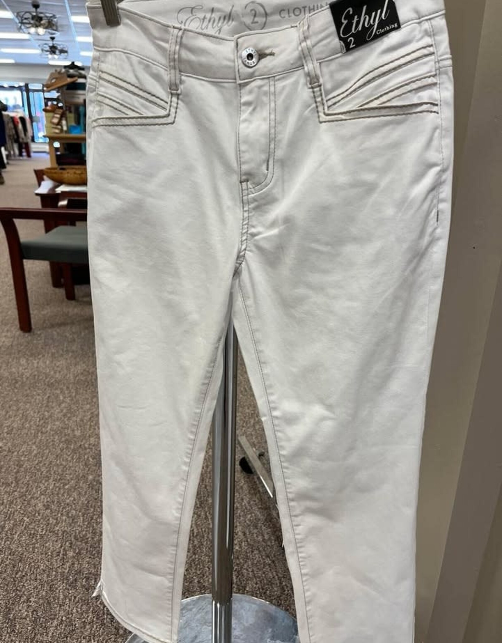 Ethyl Ethyl Z15WHTTE White Cropped Denim Jean w/Pocket Detail AC