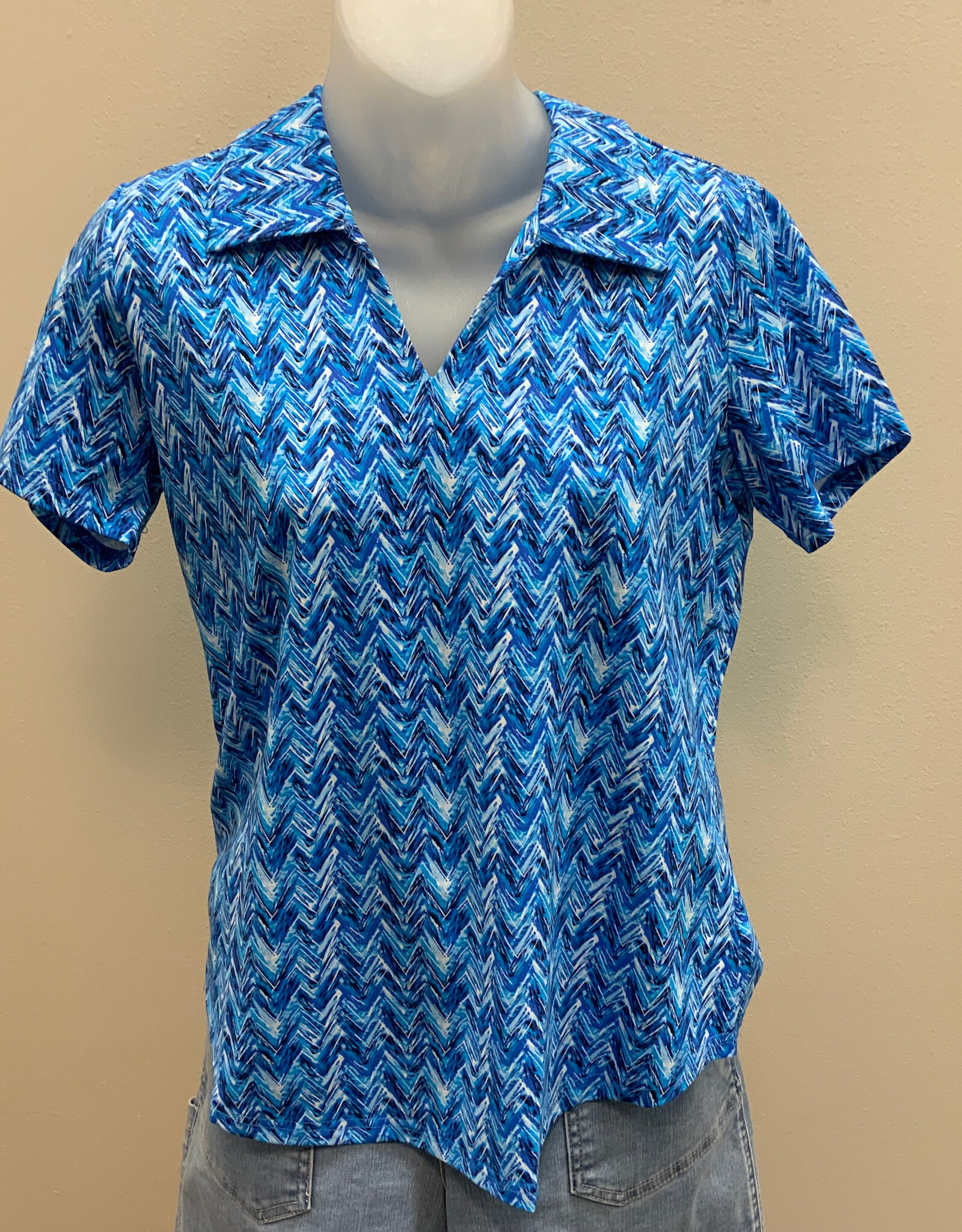 Lulu B Lulu B  Chevron Blue Print V-Neck Collar  S/S Top LO