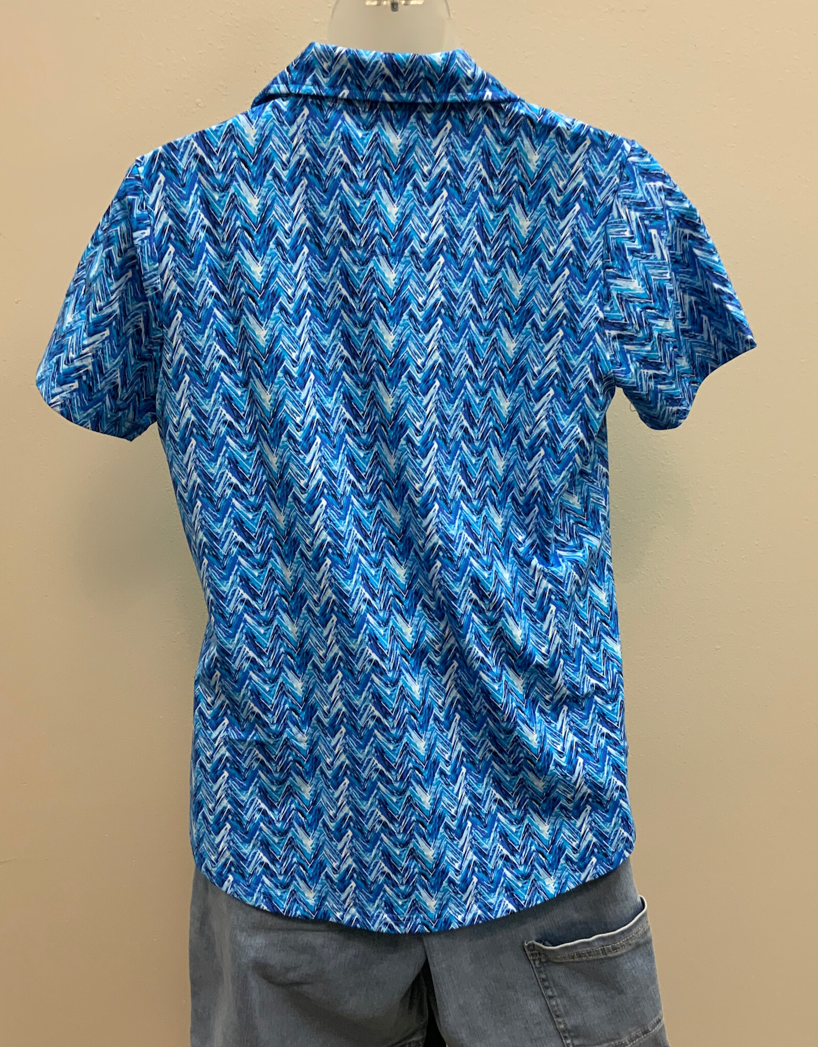Lulu B Lulu B  Chevron Blue Print V-Neck Collar  S/S Top LO