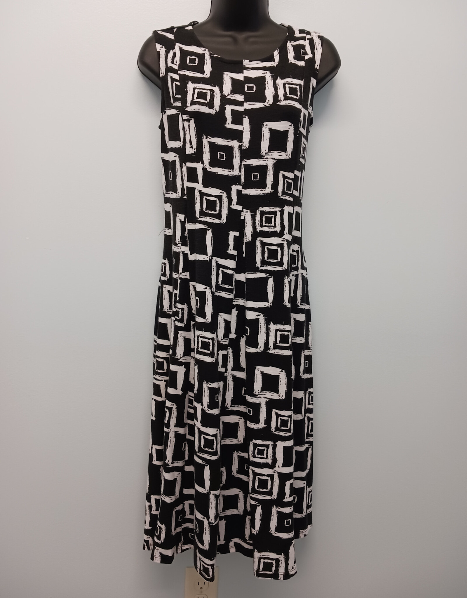 Multiples Multiples Petite Blk/Wht Multi-Panel Scoop Neck Tank Dress