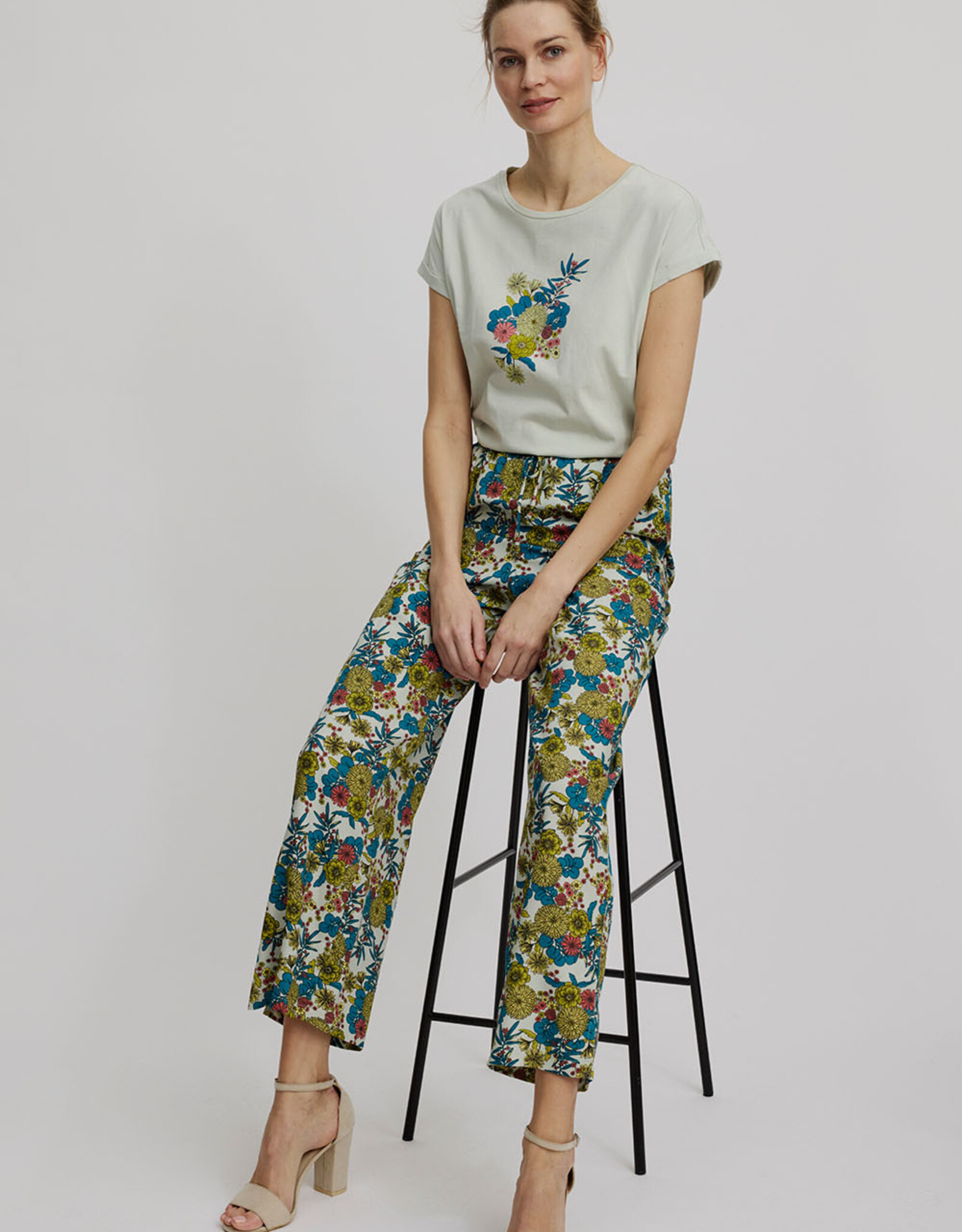 Tranquillo Tranquillo Smoke T-Shirt W/Floral Print