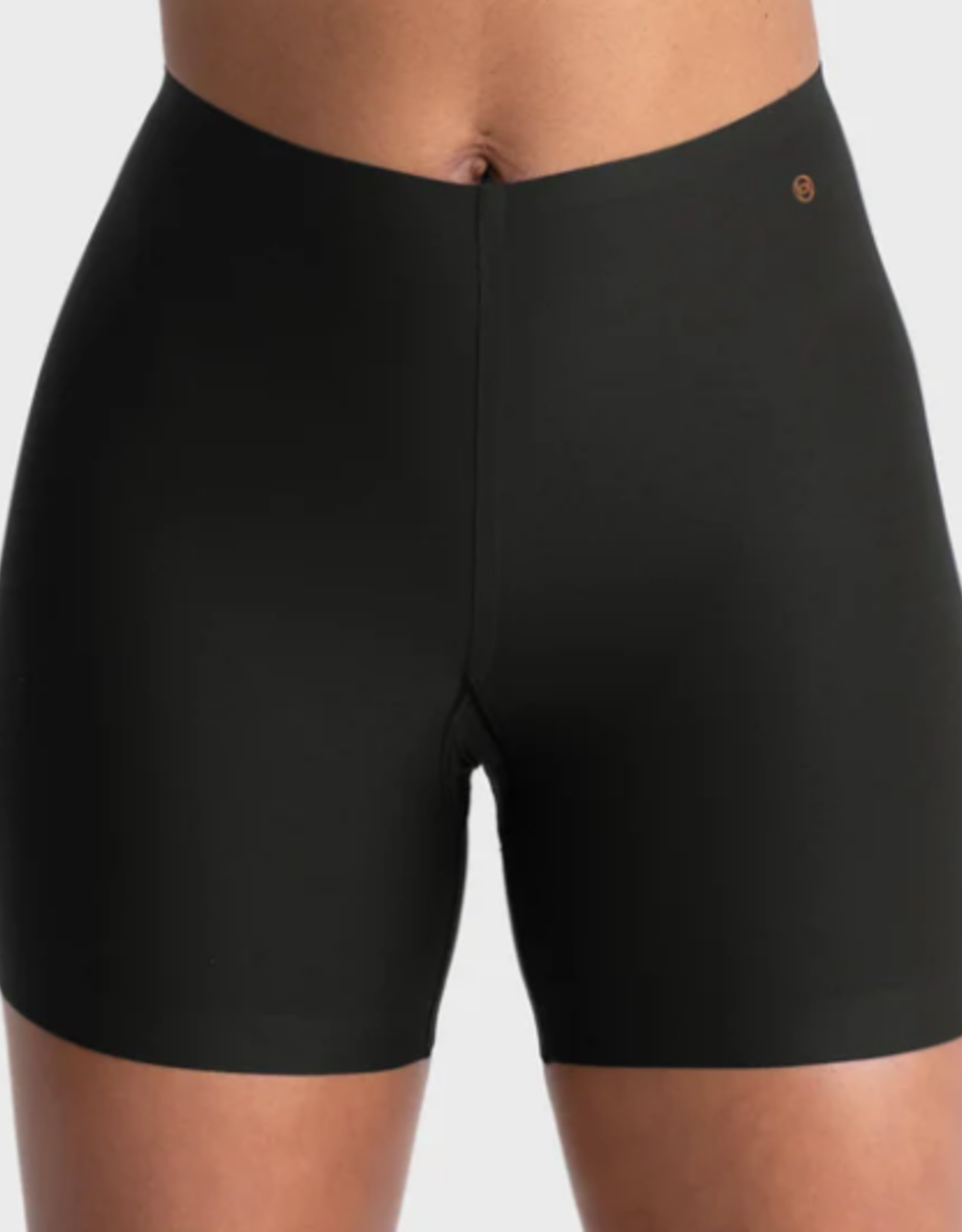 Evelyn & Bobbie Evelyn & Bobbie Longline Girlshort Black