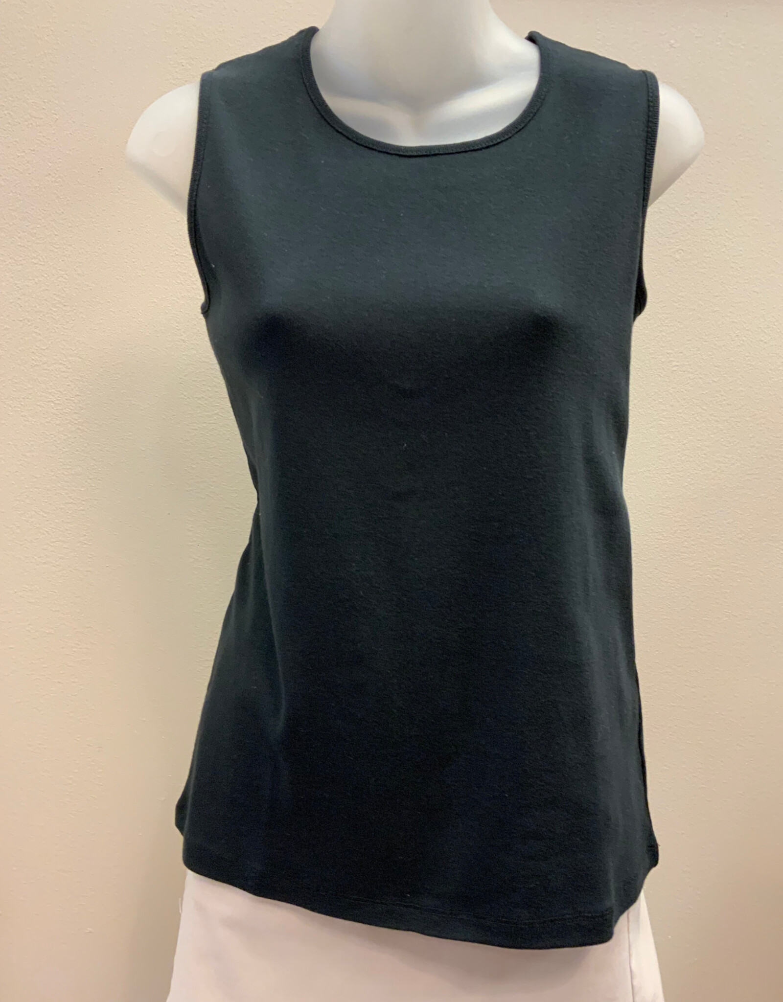 Lulu B  Black Round Neck Sleeveless Top