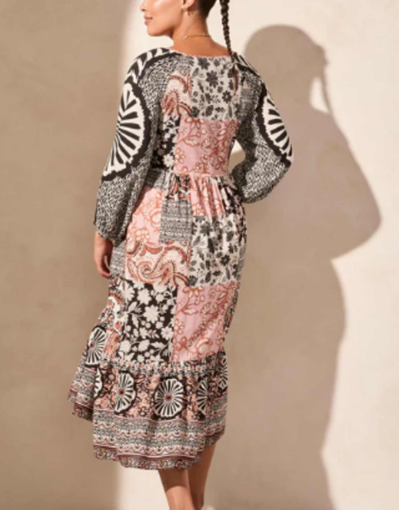 Tribal Tribal Blk/Wht/Salmon Patch Print V-Neck L/S Dress