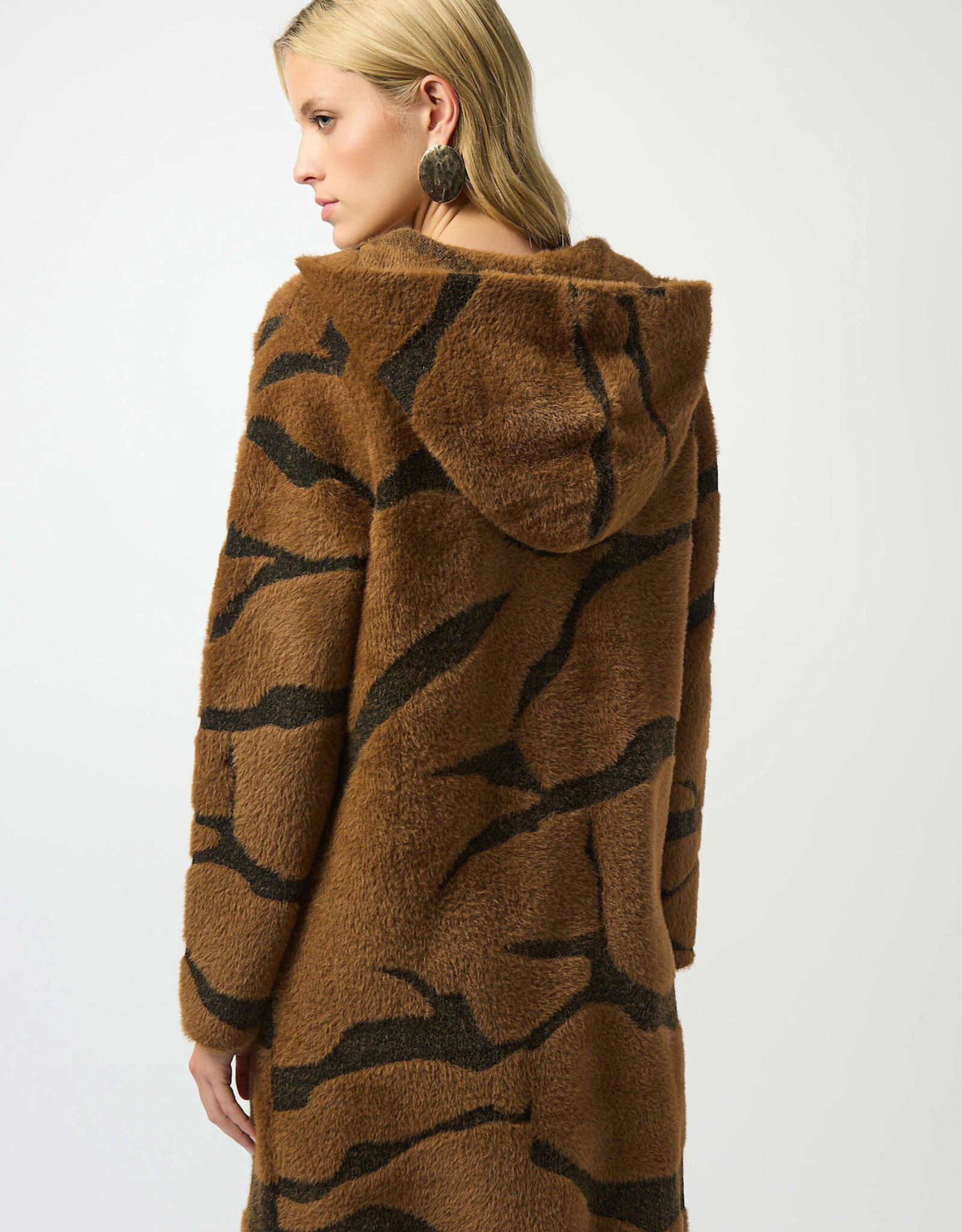 Joseph Ribkoff Joseph Ribkoff Blk/Brn Feather Yarn Animal Jacquard Hooded Coat