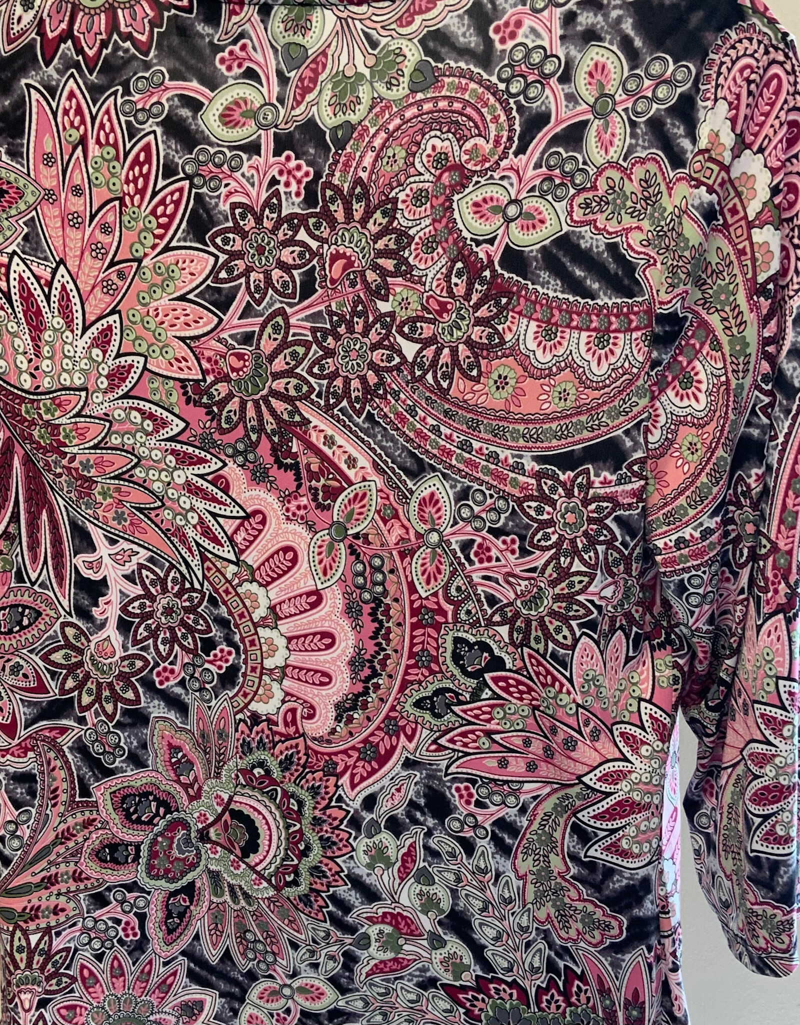 L.Hamrick L. Hamrick Petite  Brandywine Black 3/4 Sleeve Print Top BK