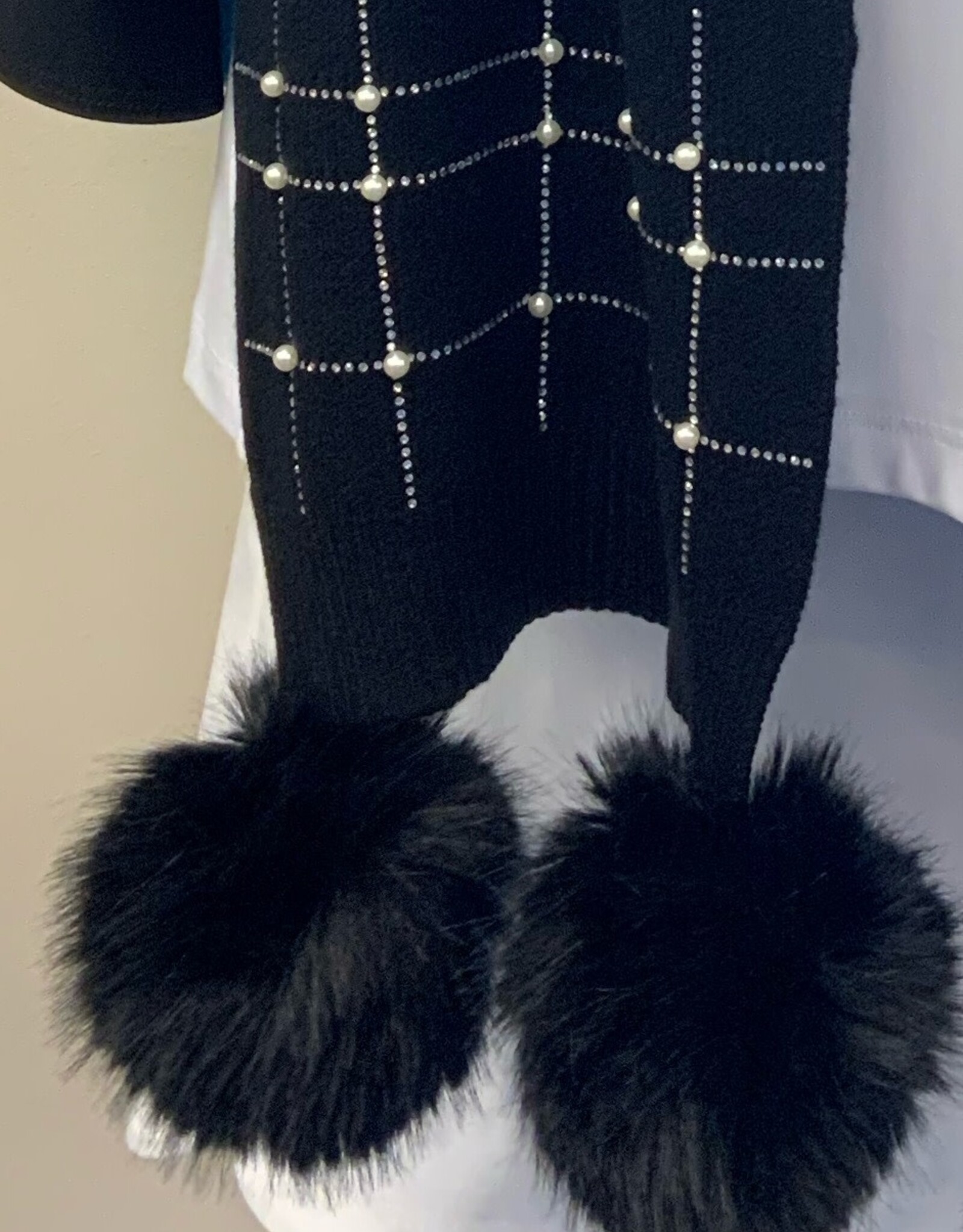 Joseph Ribkoff Joseph Ribkoff Black Knitted Faux Fur Pompom Scarf