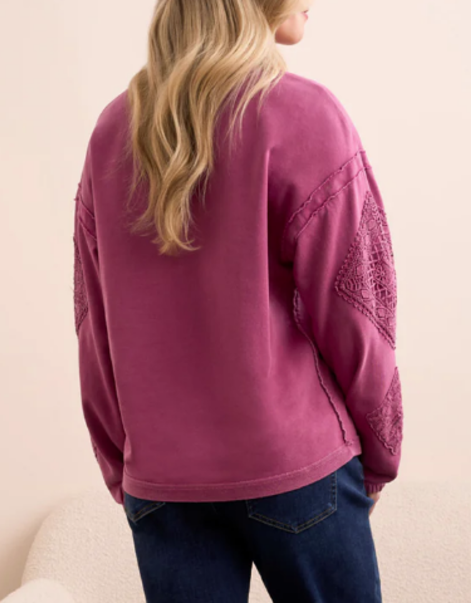 Tribal Tribal Roseberry Crew Neck Applique Detail W/Special Wash AS