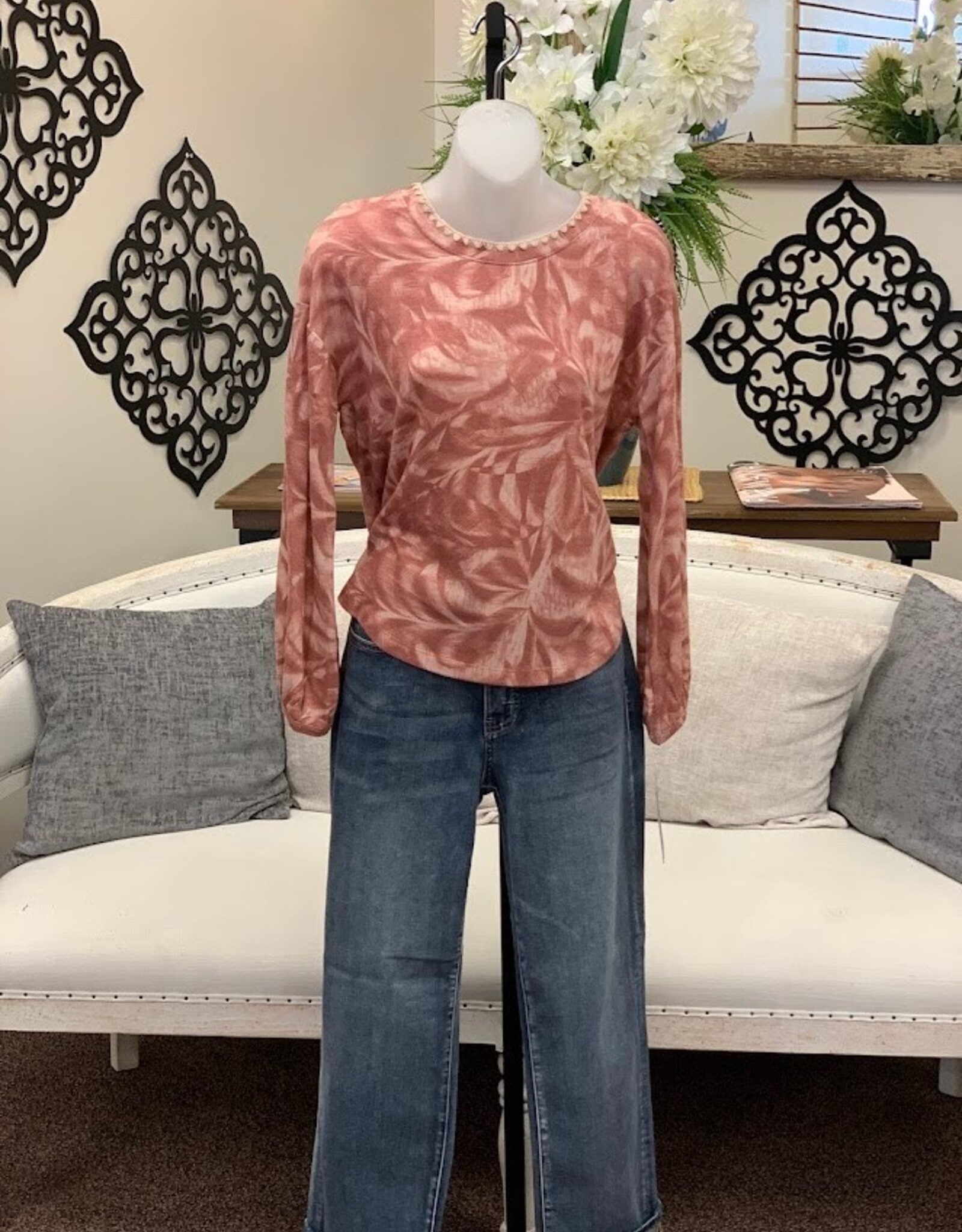 Democracy Democracy  Mahogany Red L/S Emb Scoop Neck Shirttail Hem Print Knit Top LK