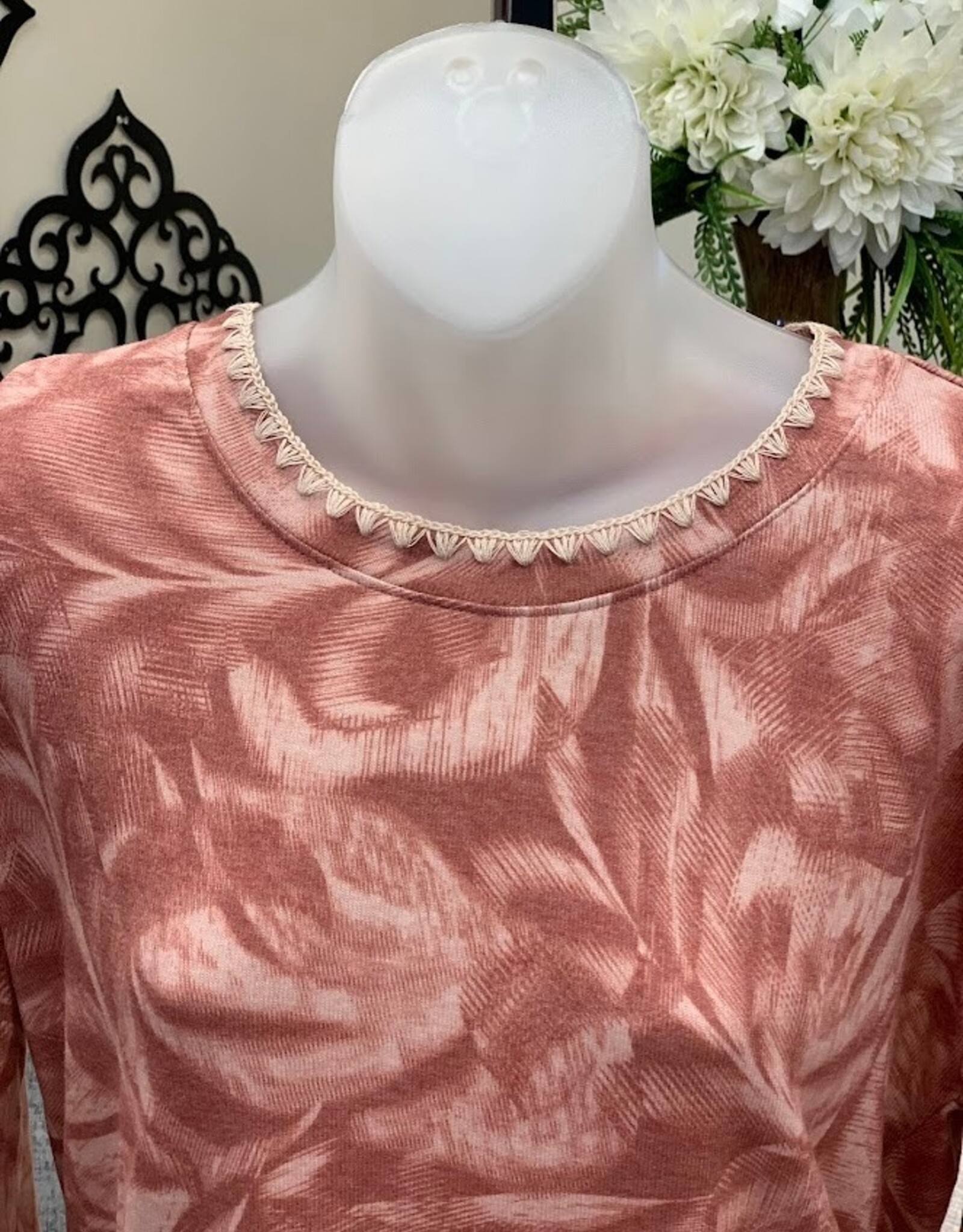 Democracy Democracy  Mahogany Red L/S Emb Scoop Neck Shirttail Hem Print Knit Top LK