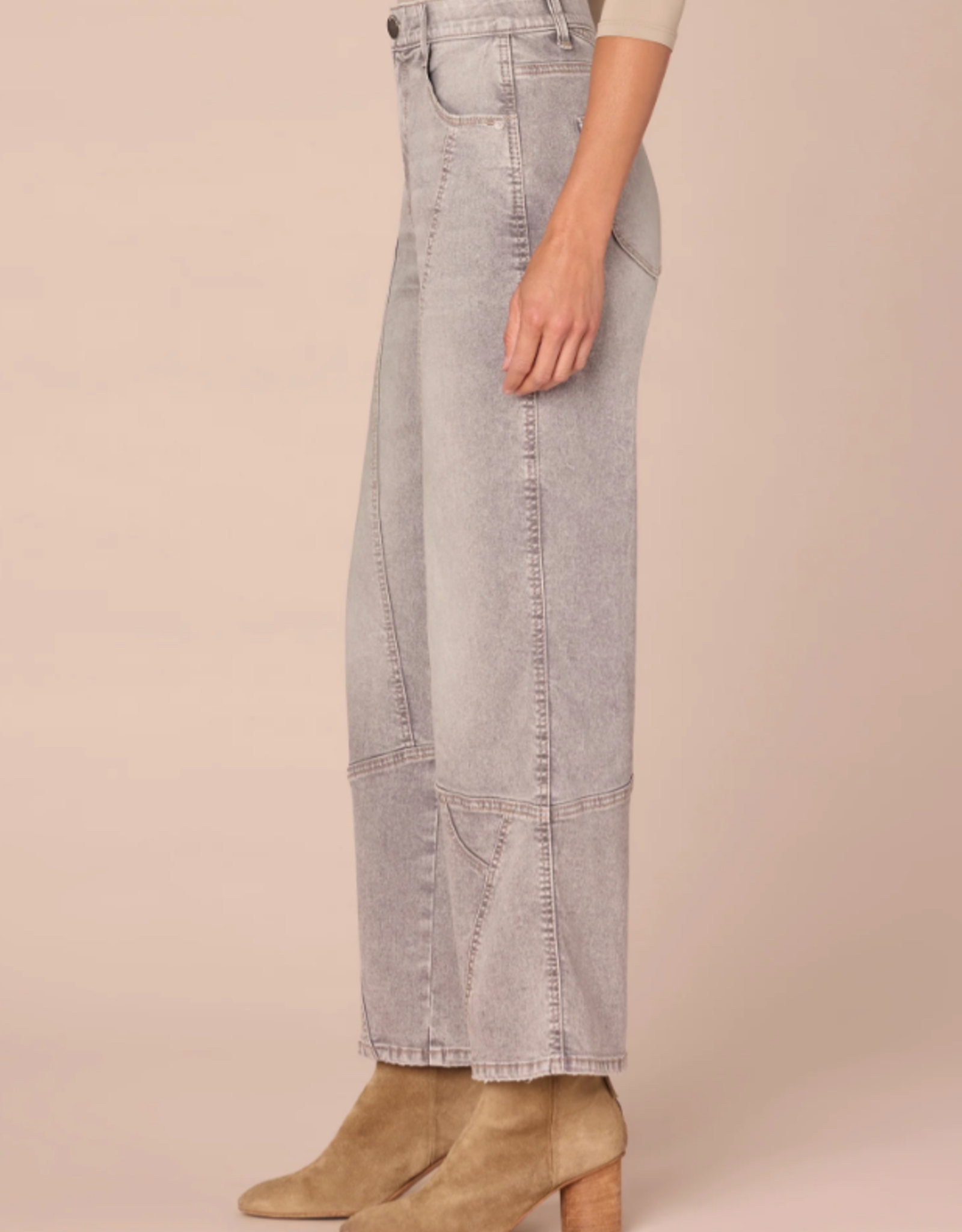 Democracy Democracy Lt. Grey Skyrise Relaxed Straight Leg w/Seams Jeans AA