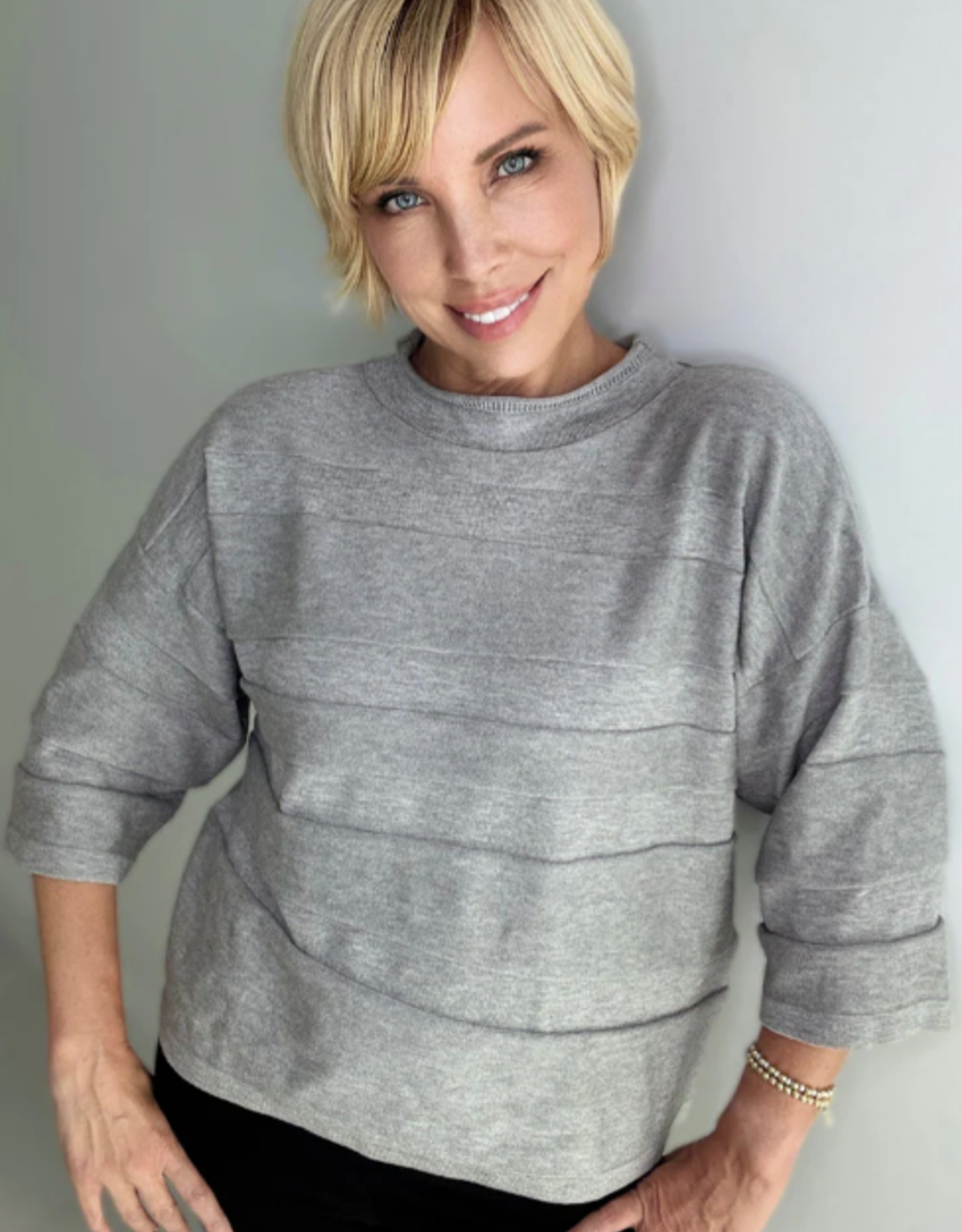 Ethyl Ethyl 24203 Grey Crew Neck 3/4 Sleeve Mod Frame Sweater AL