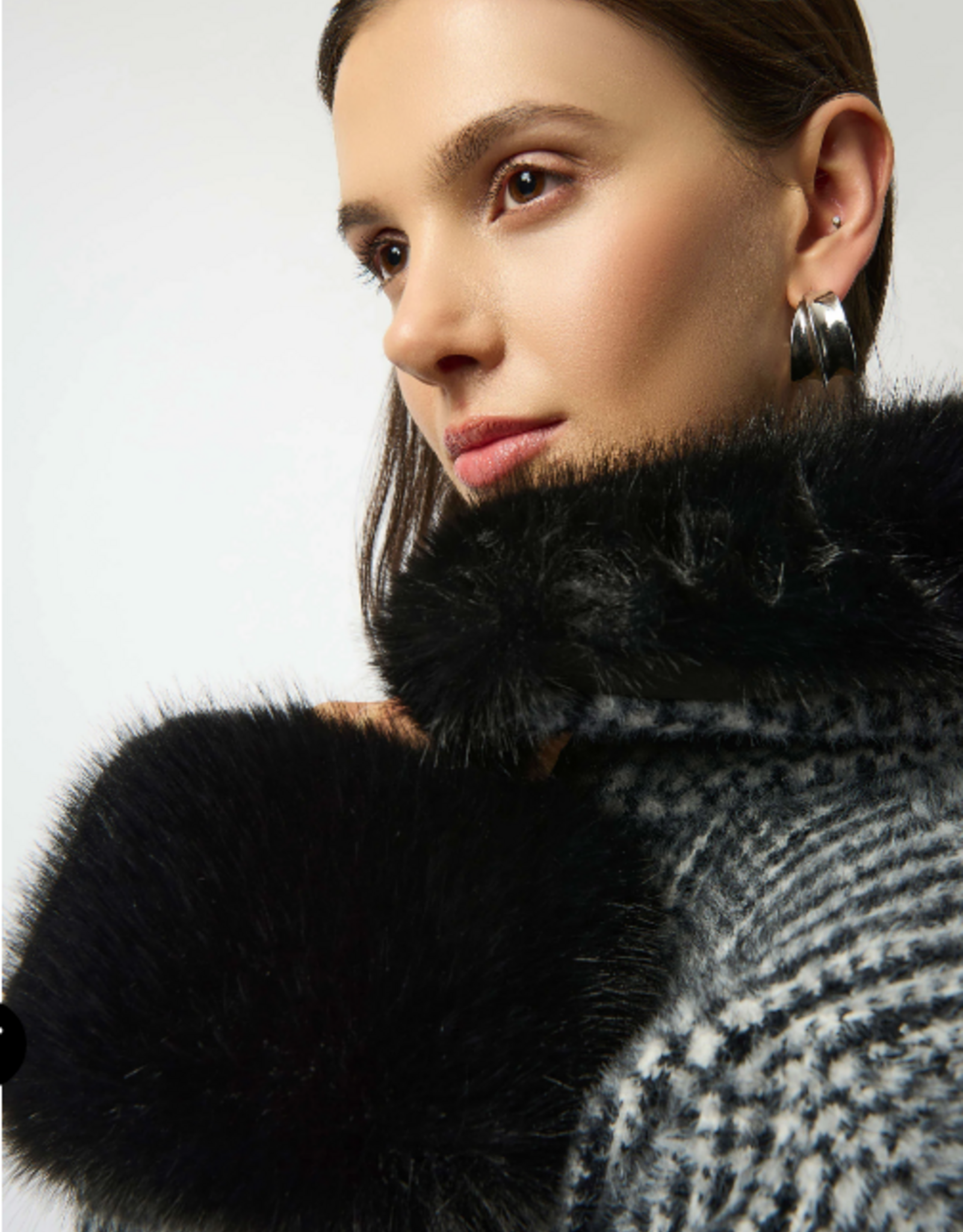 Joseph Ribkoff Joseph Ribkoff Blk/Wht Feather Yarn Plaid Jacquard Coat w/Faux Fur Trim