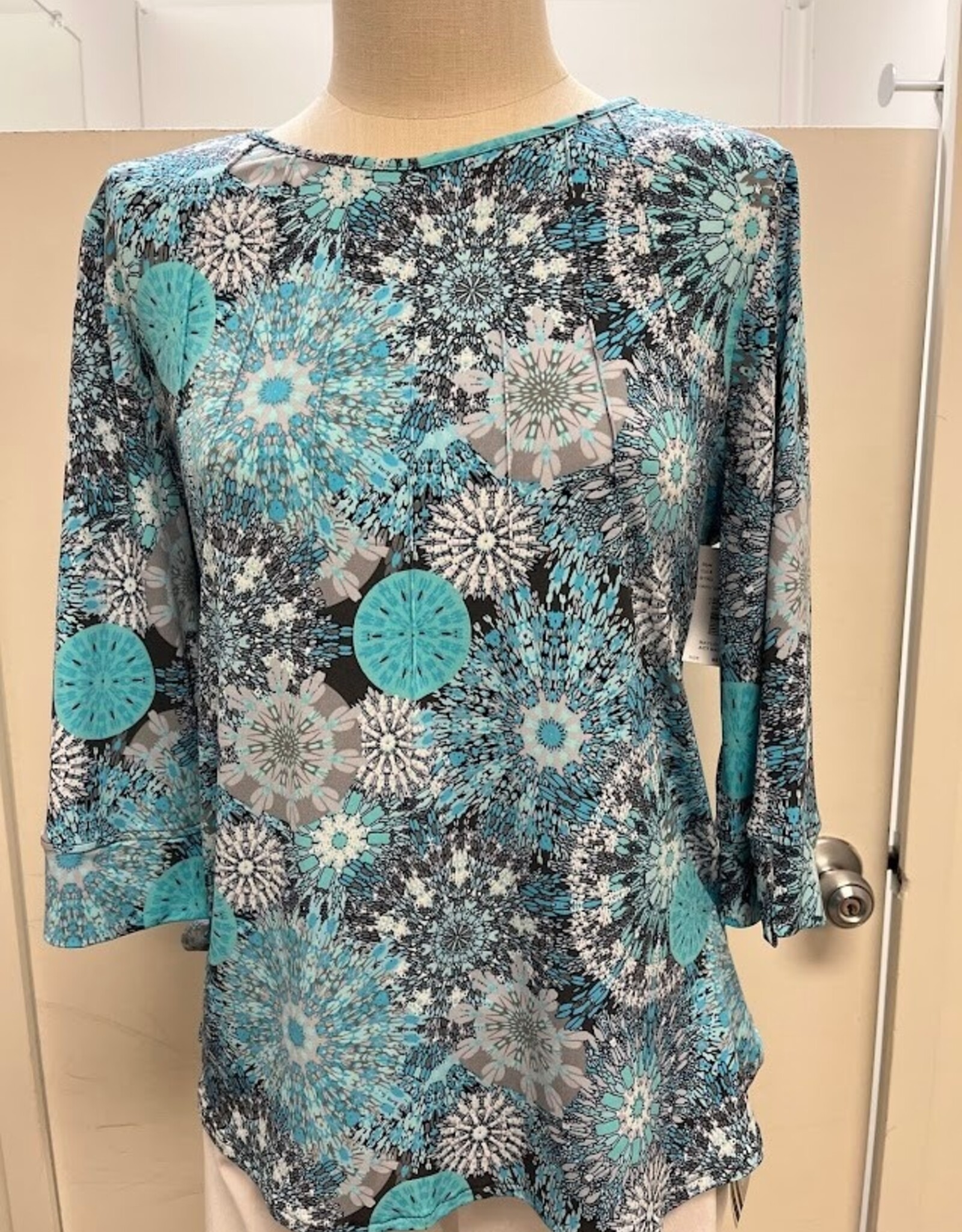 Southern Lady Southern Lady Oahu Earl Grey Round Neck 3/4 Sleeve Top