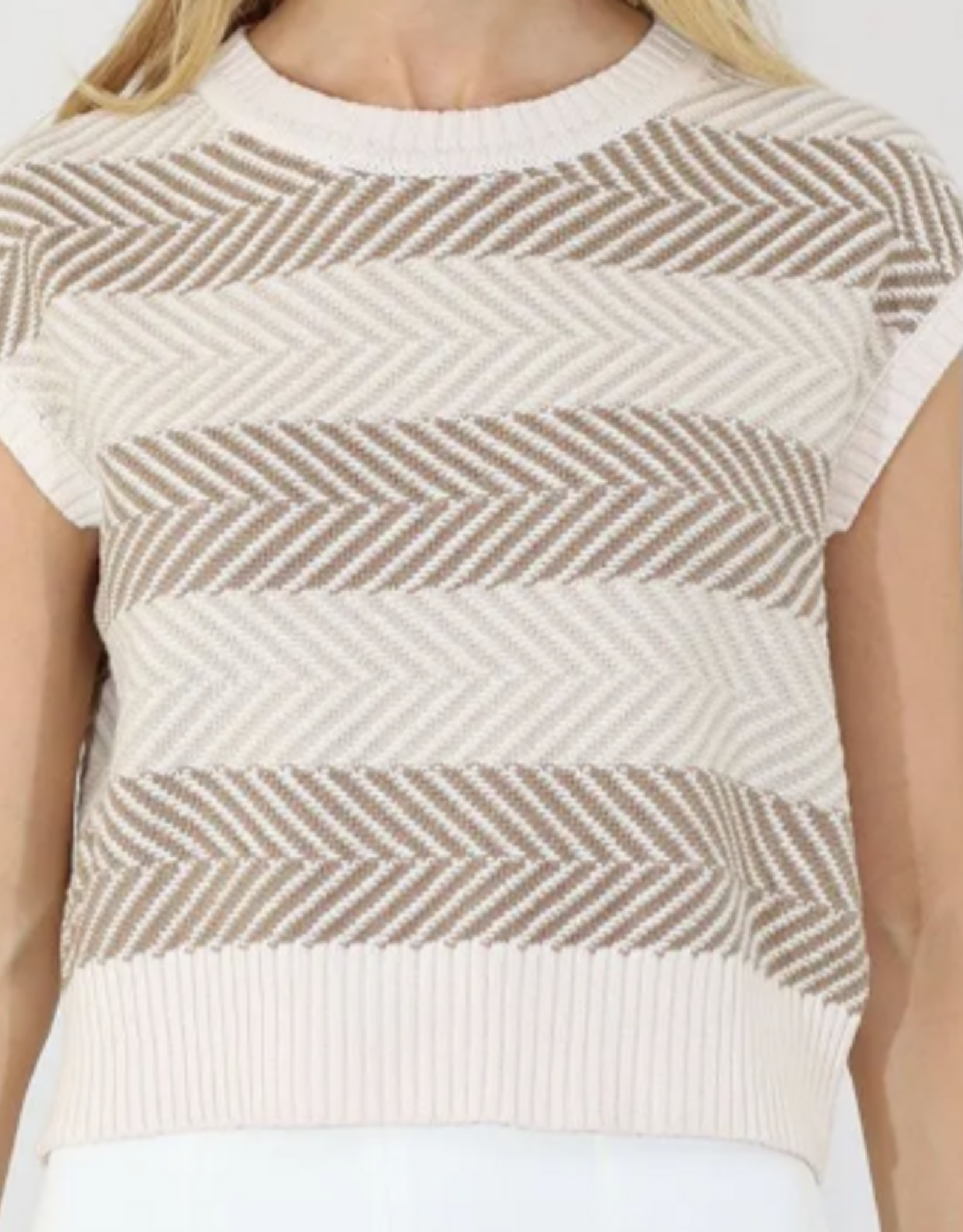 Metric Knits Metric Knits 42602 Beige Combo Round Neck Sleeveless Vest