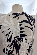 Black Tape Black Tape BLK/WHT Abstract Leaf Print Sleeveless Top