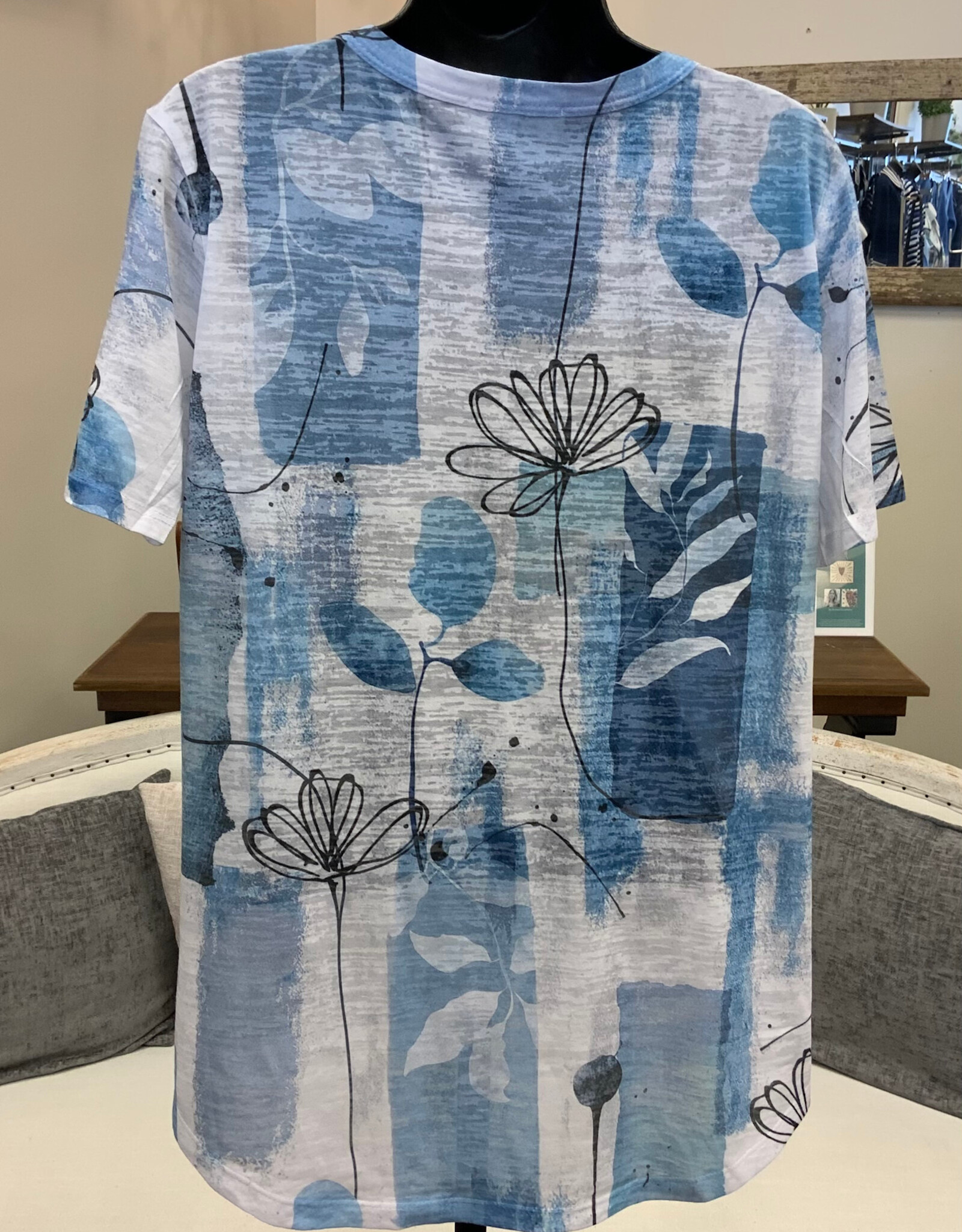 Jess & Jane Jess & Jane Blue/White Floral Burn Out  Round Neck S/S Top