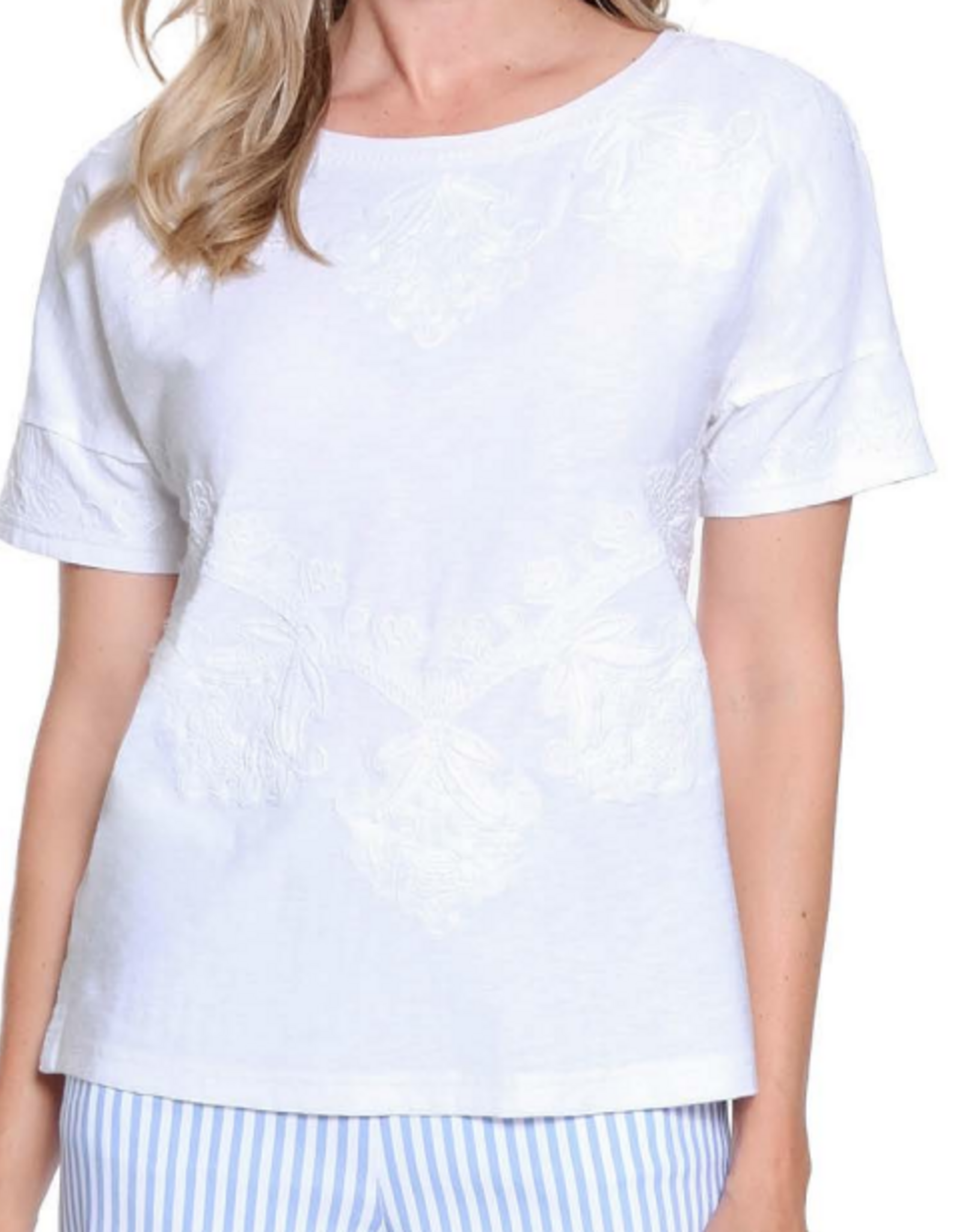 Ala Carte A La Carte White Applique Front Short Sleeve Knit Top
