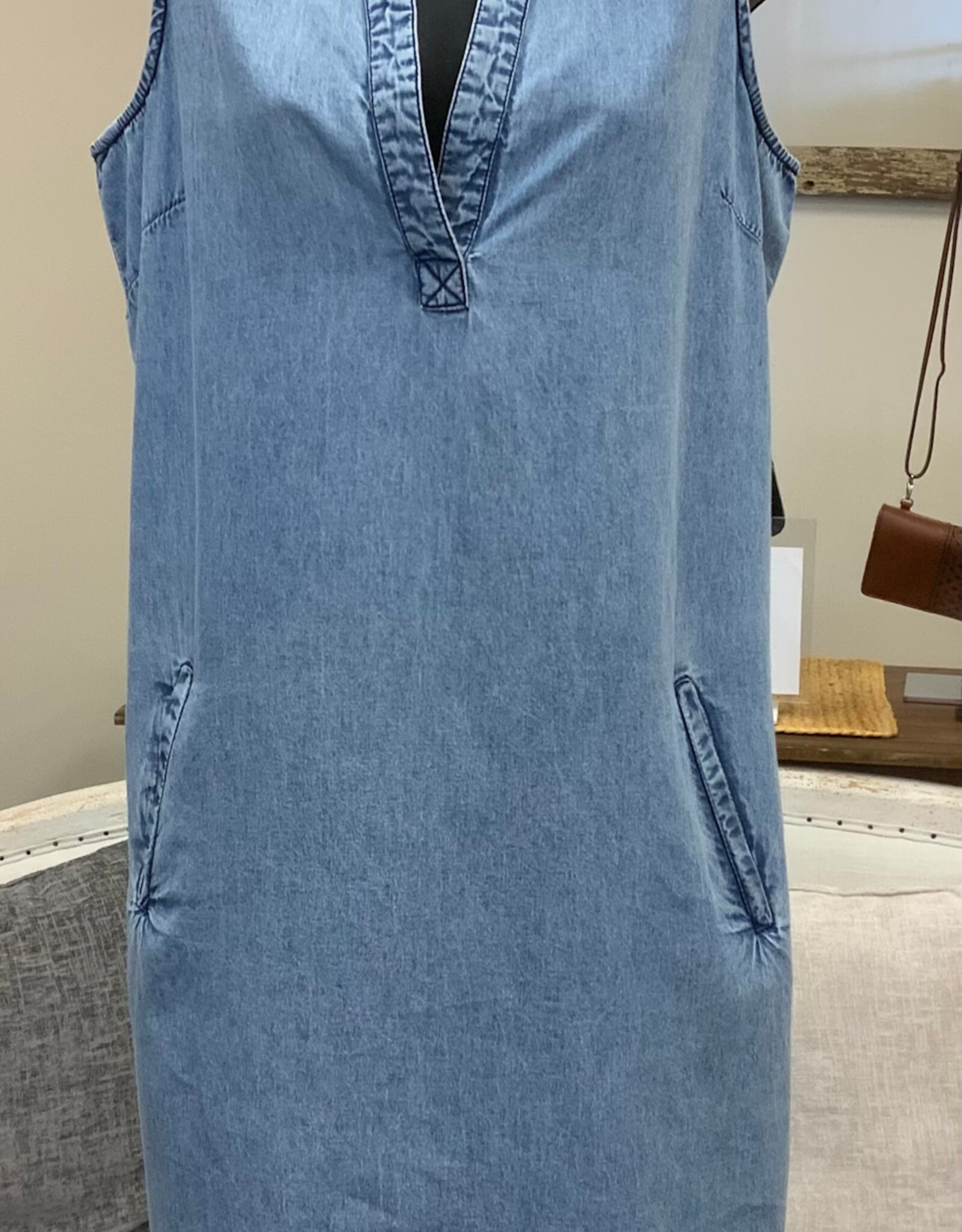 Papillon Papillon Light Wash Collar V-Neck  Round Hemline Denim Dress
