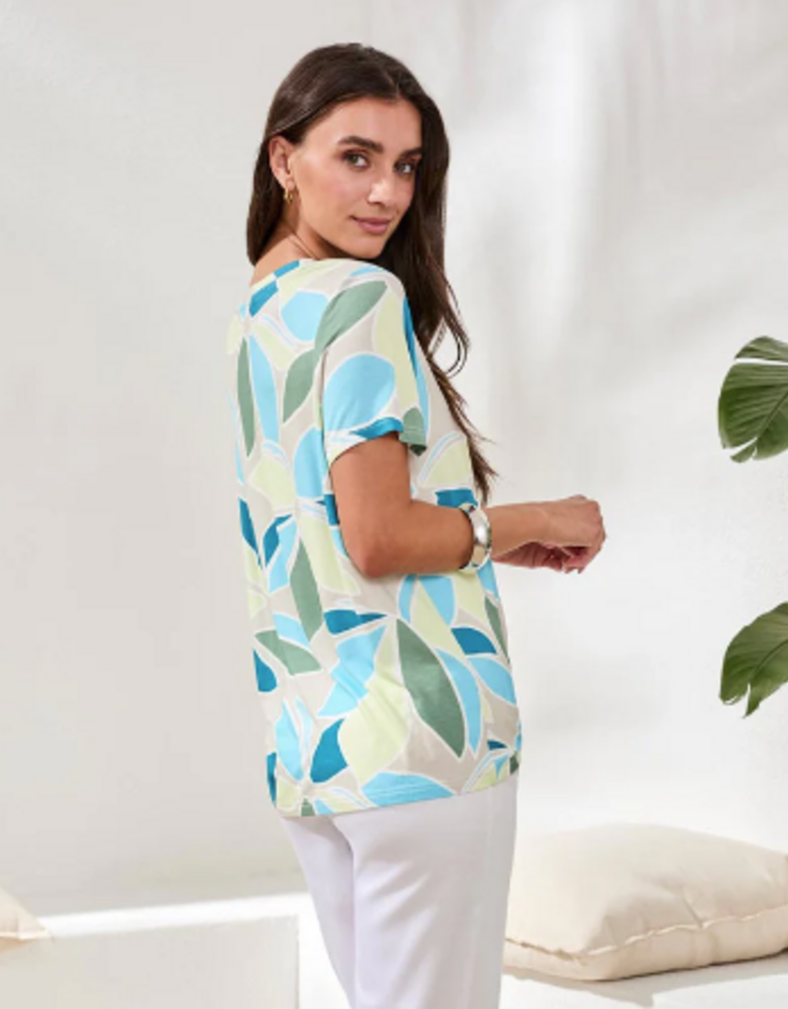 Tribal Tribal Aqua Sky Floral Print Round Neck S/S Side Ruching Top