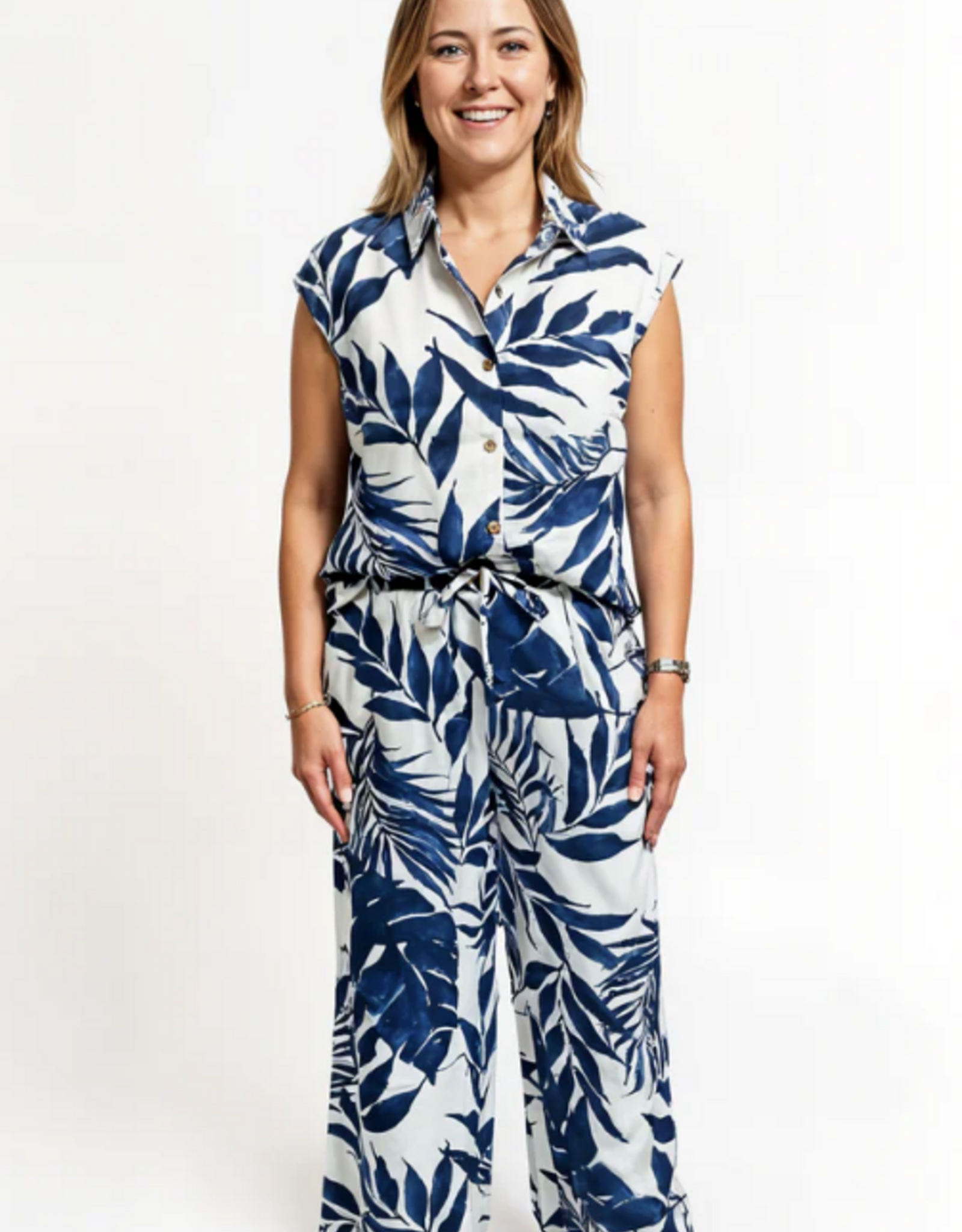 Creations Creation AM666 Navy/Tan Tropical Leaf Collard Button Front Slvless Top