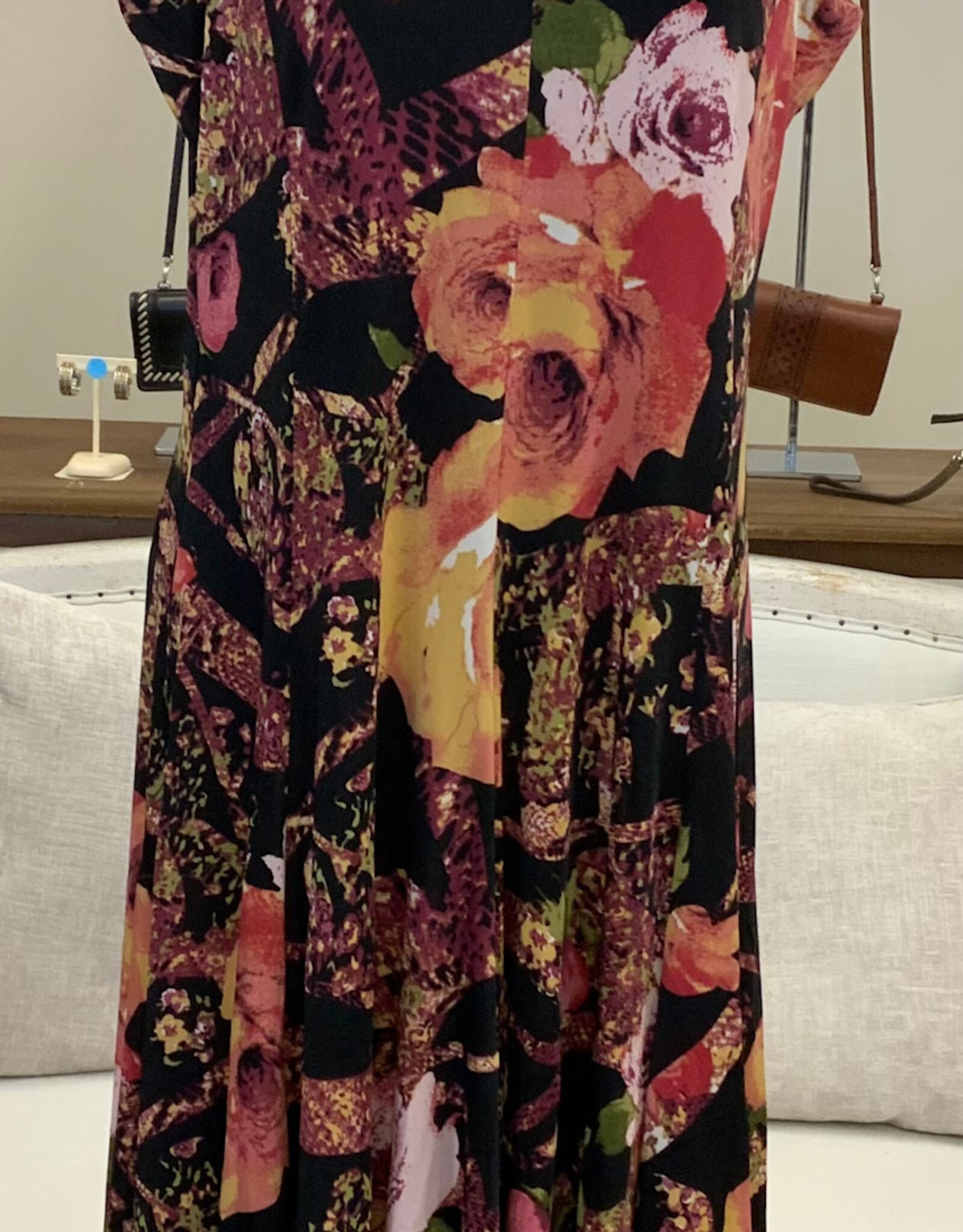 Creations Creations A367-805 Black/Rose Floral A-Line V-Neck Sleeveless Dress