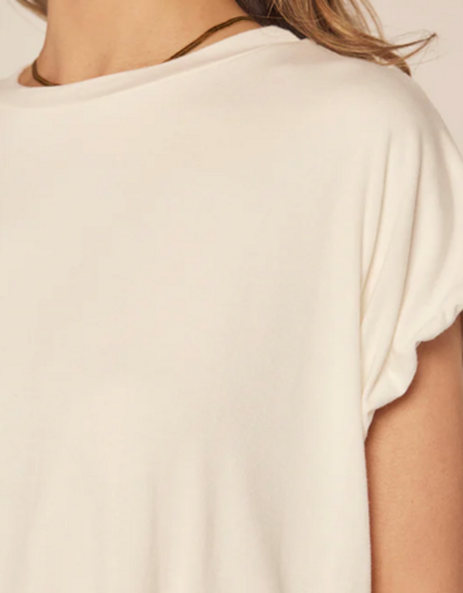 Kylie Paige Kylie Paige Cream Taylor Curved Neckline Short Sleeve Top