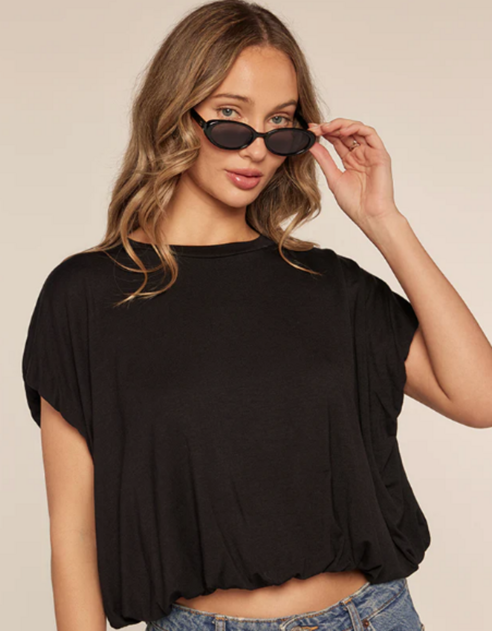 Kylie Paige Kylie Paige Black Taylor Curved Neckline Short Sleeve Top